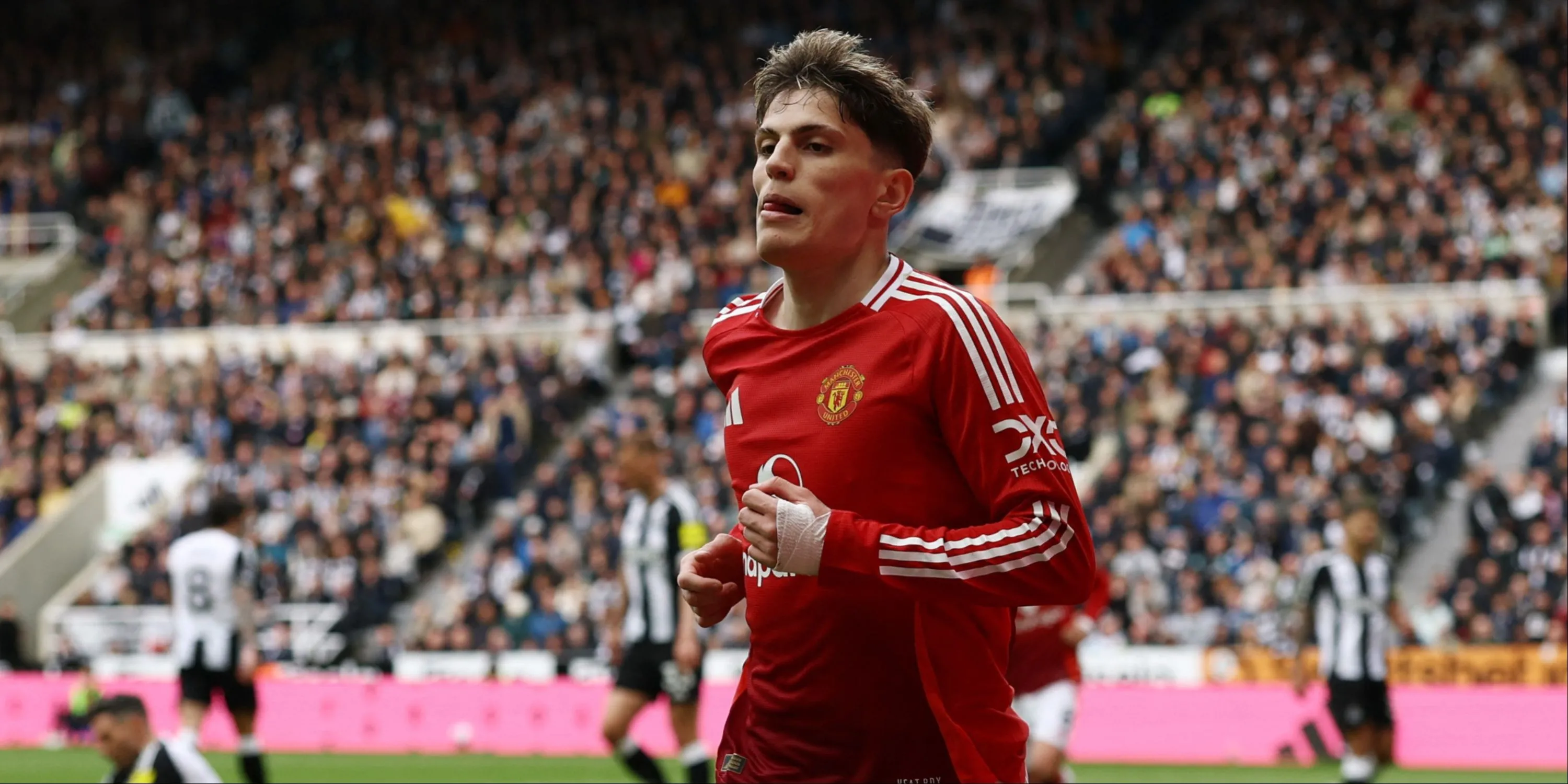 Alejandro Garnacho trong màu áo Man Utd đang là mục tiêu chuyển nhượng của Chelsea