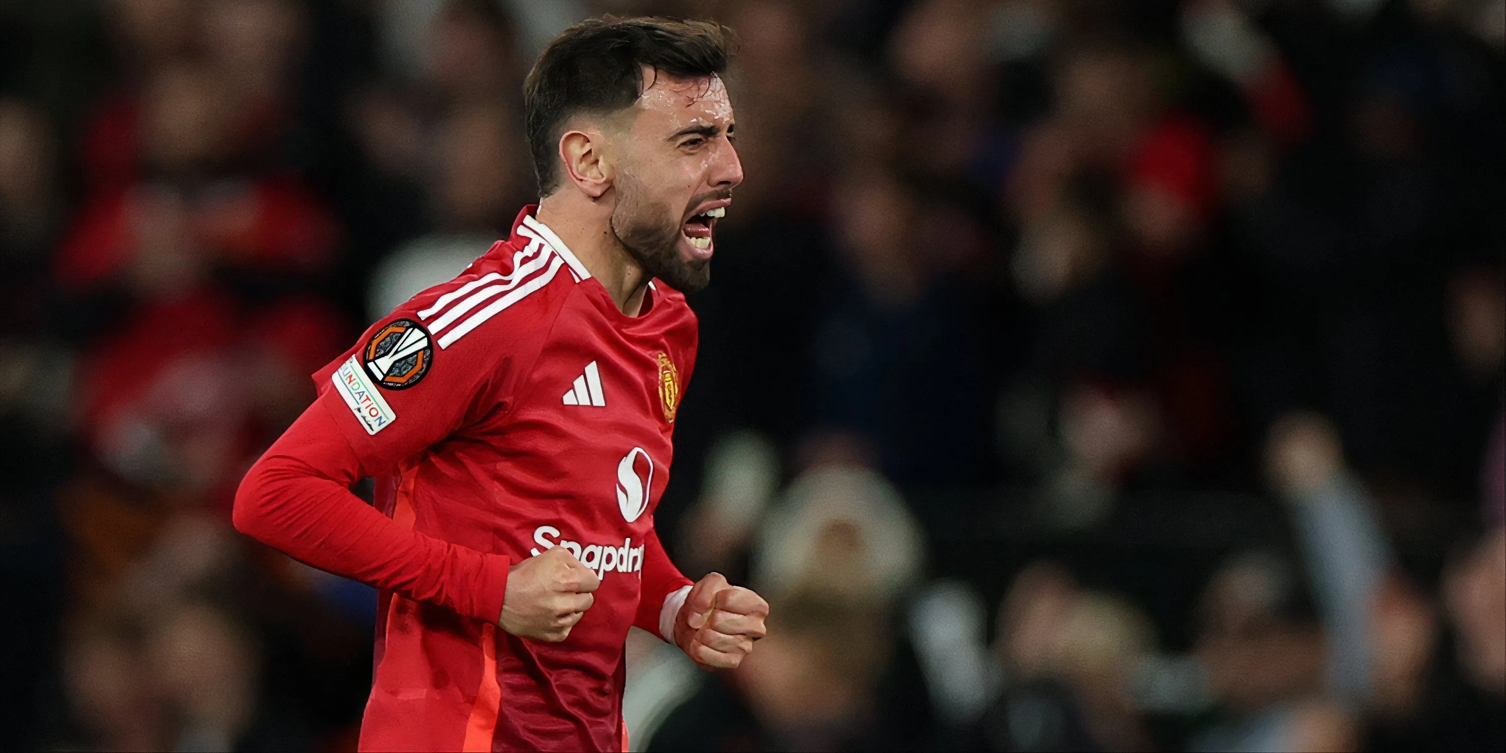 Bruno Fernandes, đội trưởng Man Utd, thể hiện vai trò thủ lĩnh trên sân