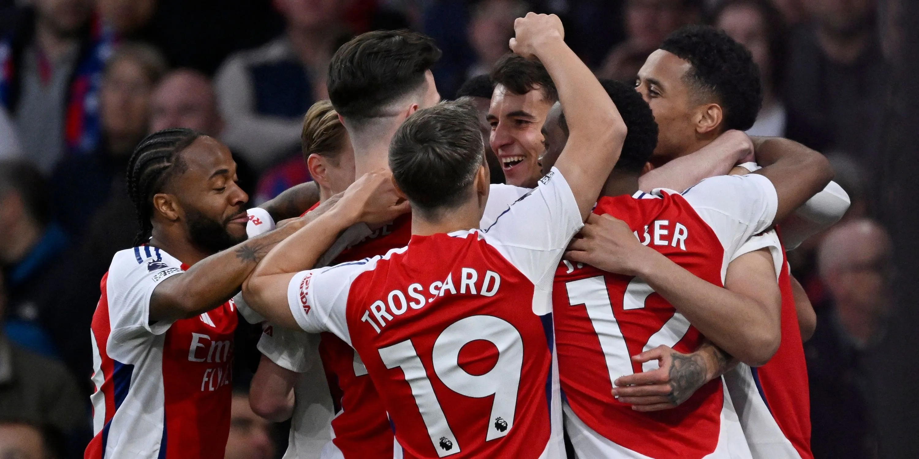 Cầu thủ Arsenal ăn mừng bàn thắng - Đội bóng đang tìm cách nâng cấp hàng công