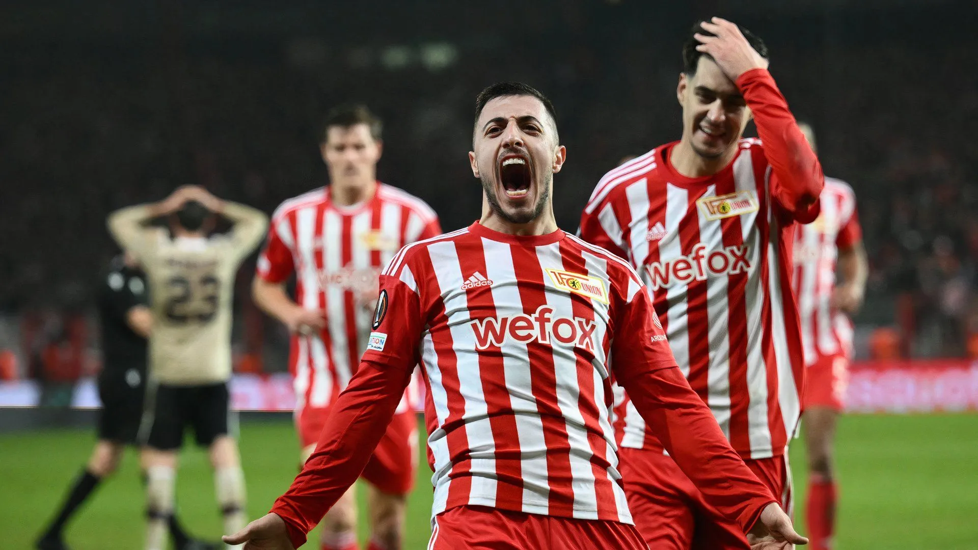 Hậu vệ Josip Juranovic trong màu áo Union Berlin, mục tiêu chuyển nhượng của Leeds và Burnley