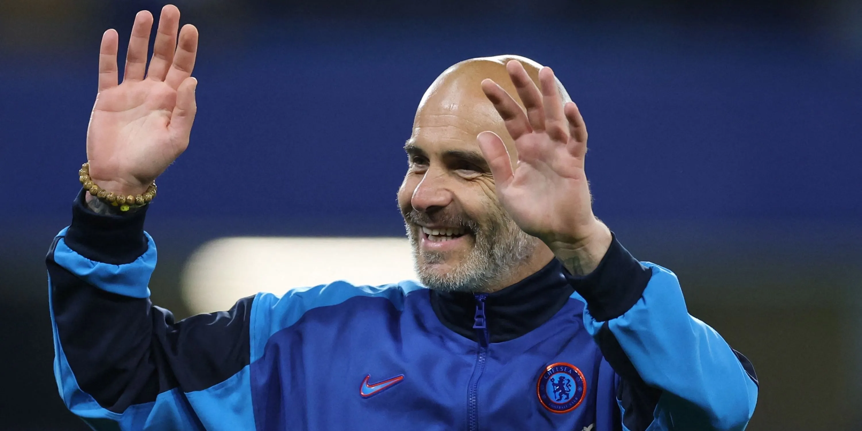 Huấn luyện viên Chelsea Enzo Maresca ăn mừng sau trận đấu