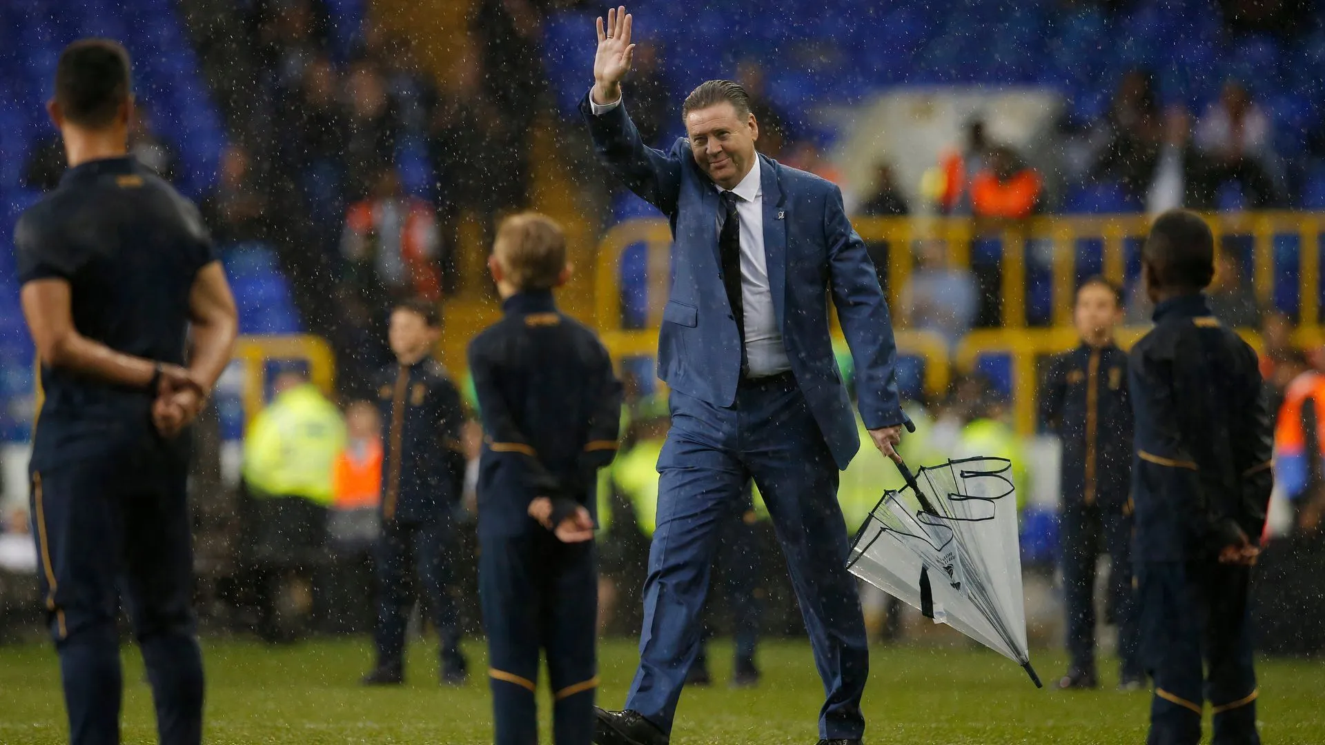 Huyền thoại Chris Waddle trong màu áo Sheffield Wednesday