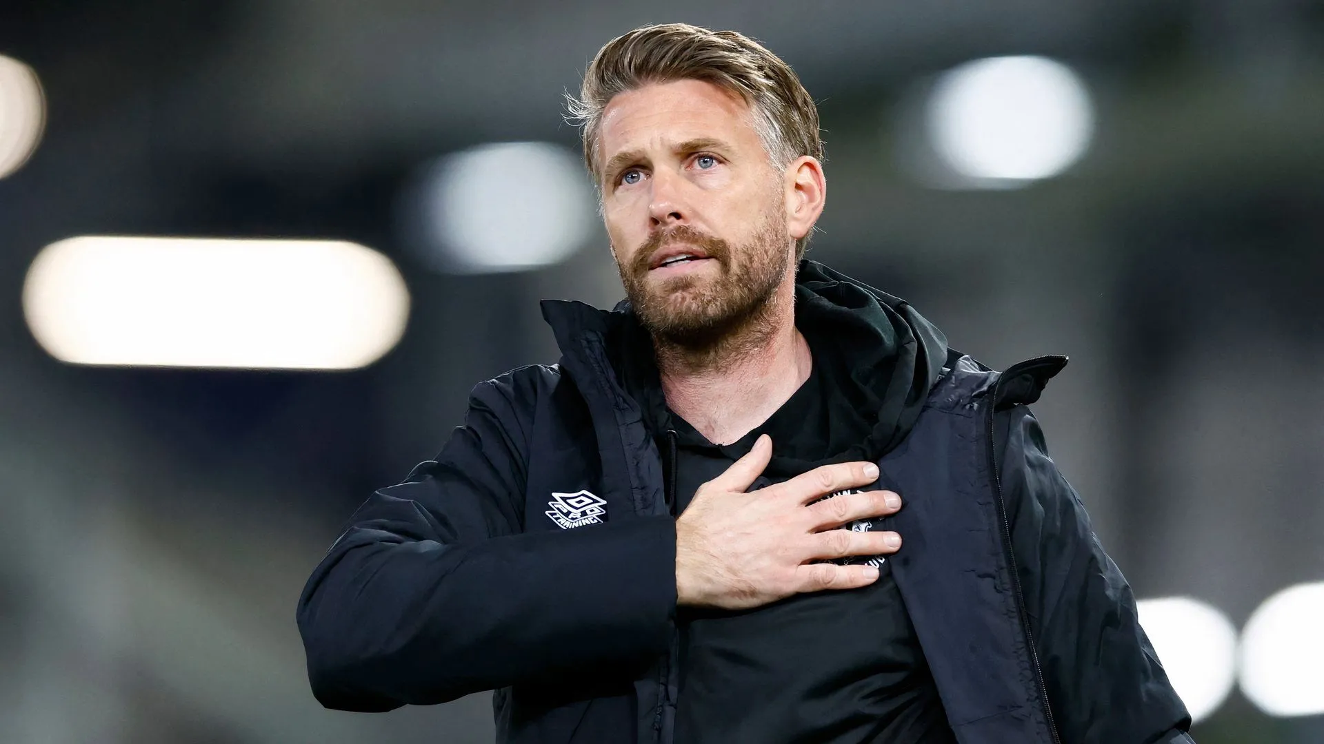Rob Edwards trong vai trò huấn luyện viên trưởng của Luton Town