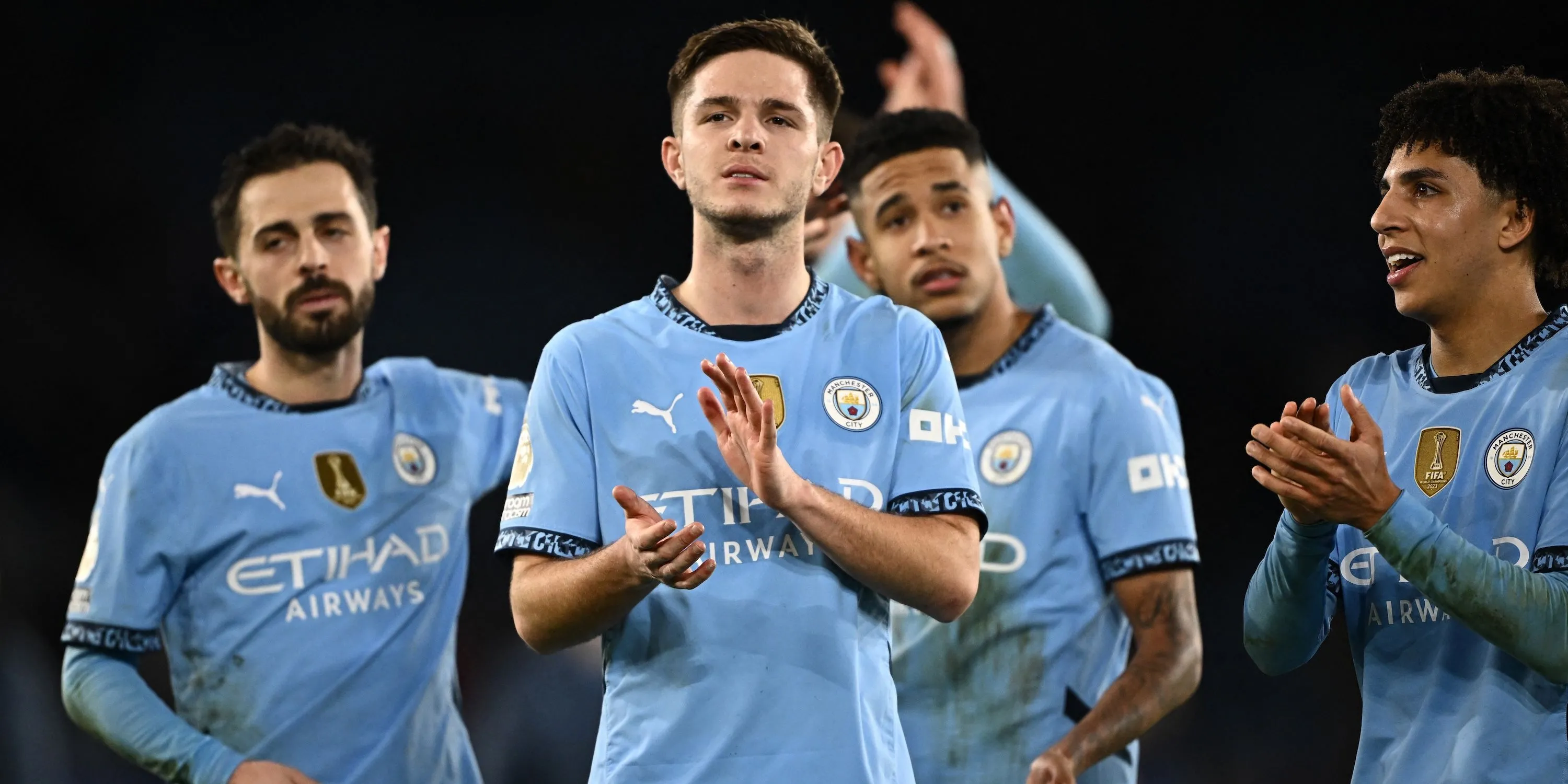 Tiền vệ James McAtee (giữa) ăn mừng bàn thắng cùng đồng đội tại Man City, mục tiêu chuyển nhượng của Tottenham