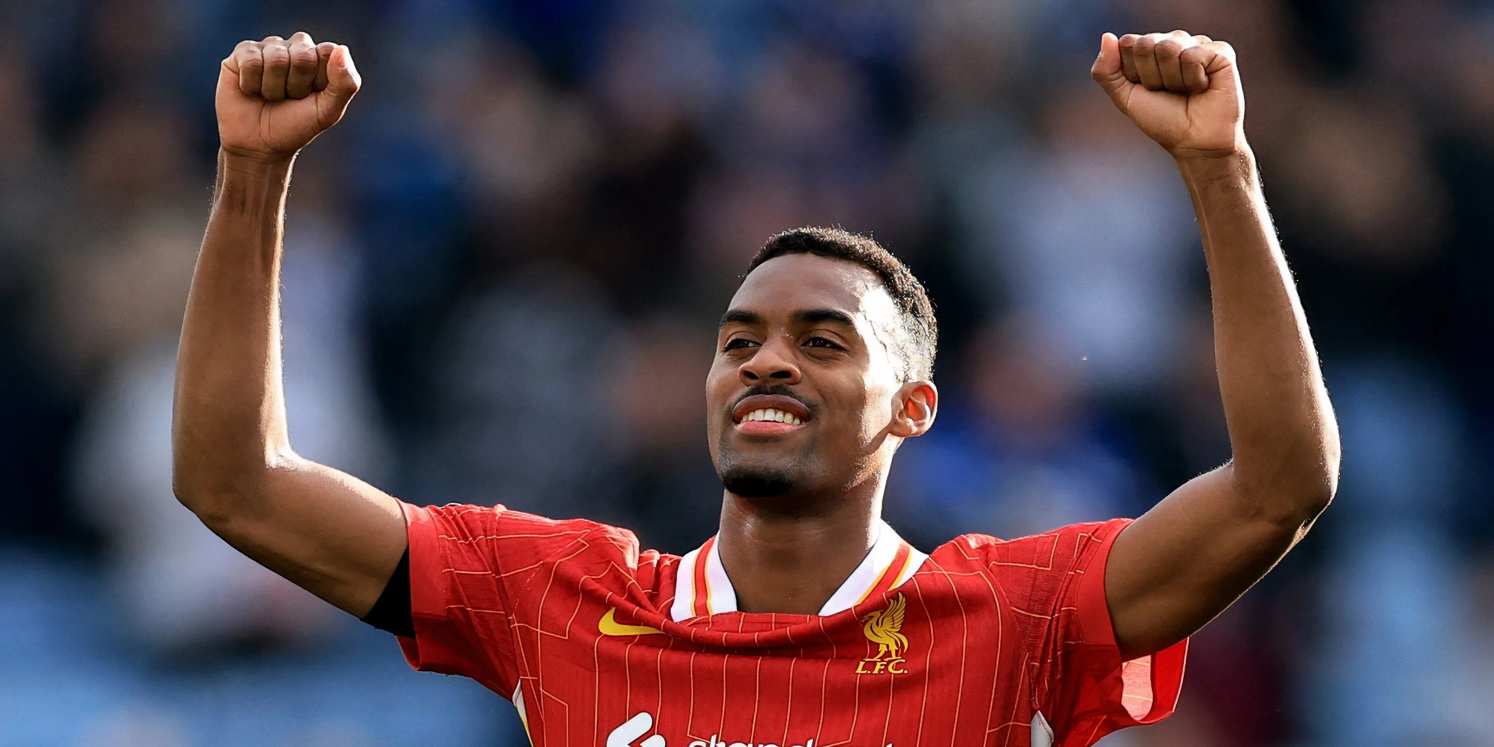 Tiền vệ Ryan Gravenberch thi đấu cho Liverpool tại Premier League