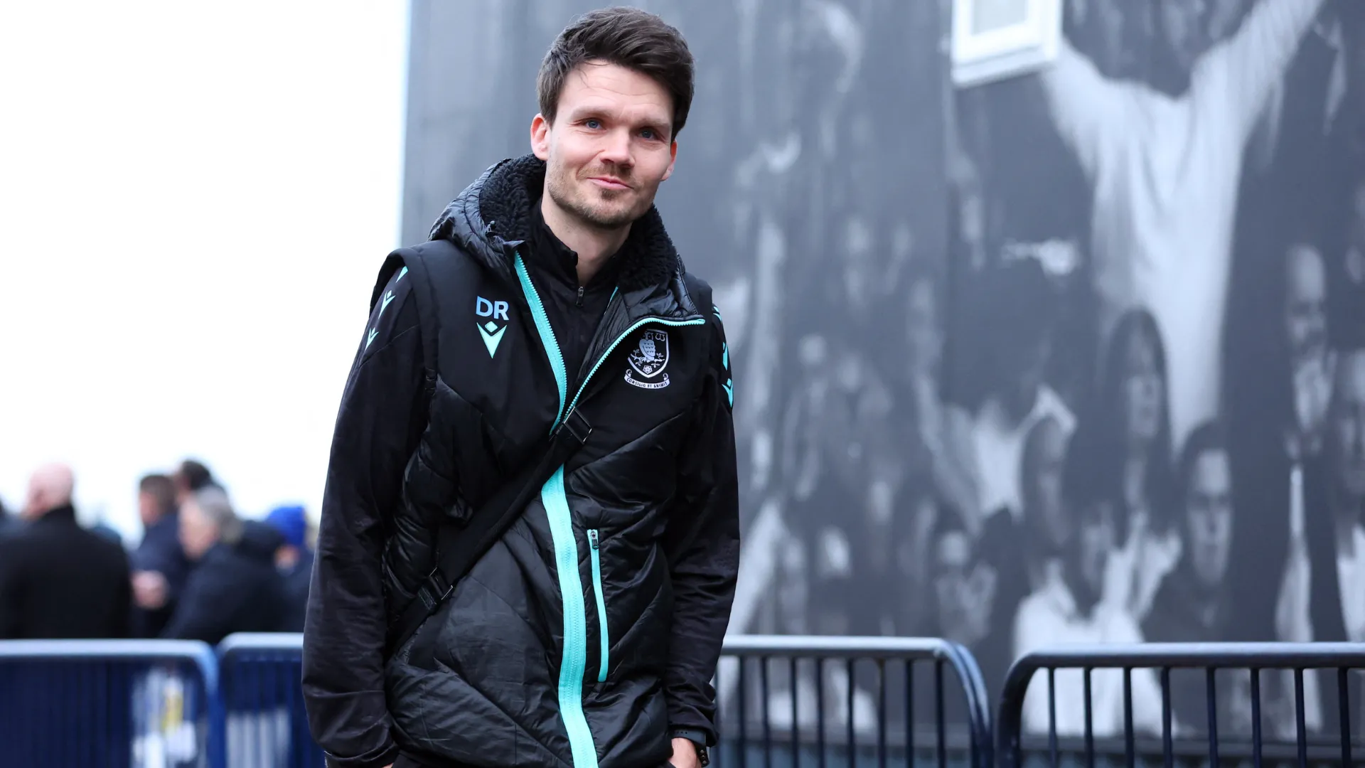 HLV Danny Rohl với tương lai bất định tại Sheffield Wednesday