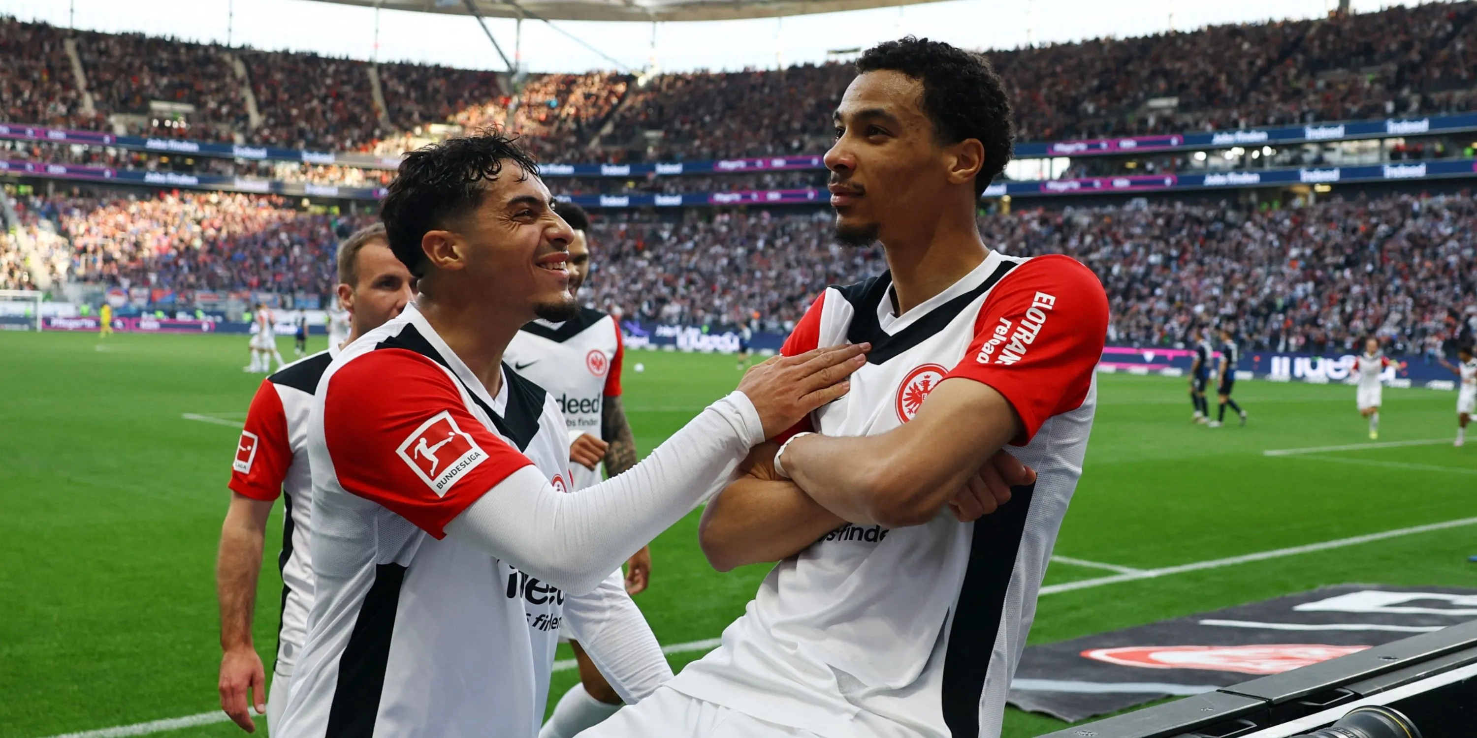 Hugo Ekitiké thi đấu cho Eintracht Frankfurt tại Bundesliga