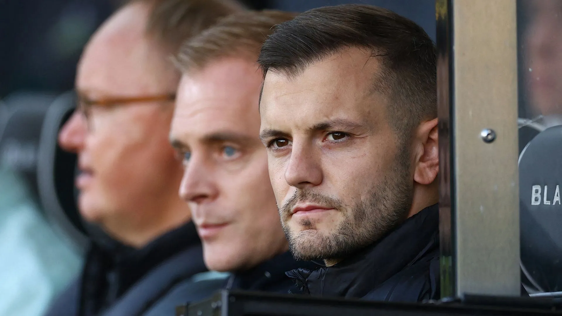 Jack Wilshere trên cương vị huấn luyện viên tạm quyền tại Norwich City, ứng viên cho ghế HLV Plymouth Argyle