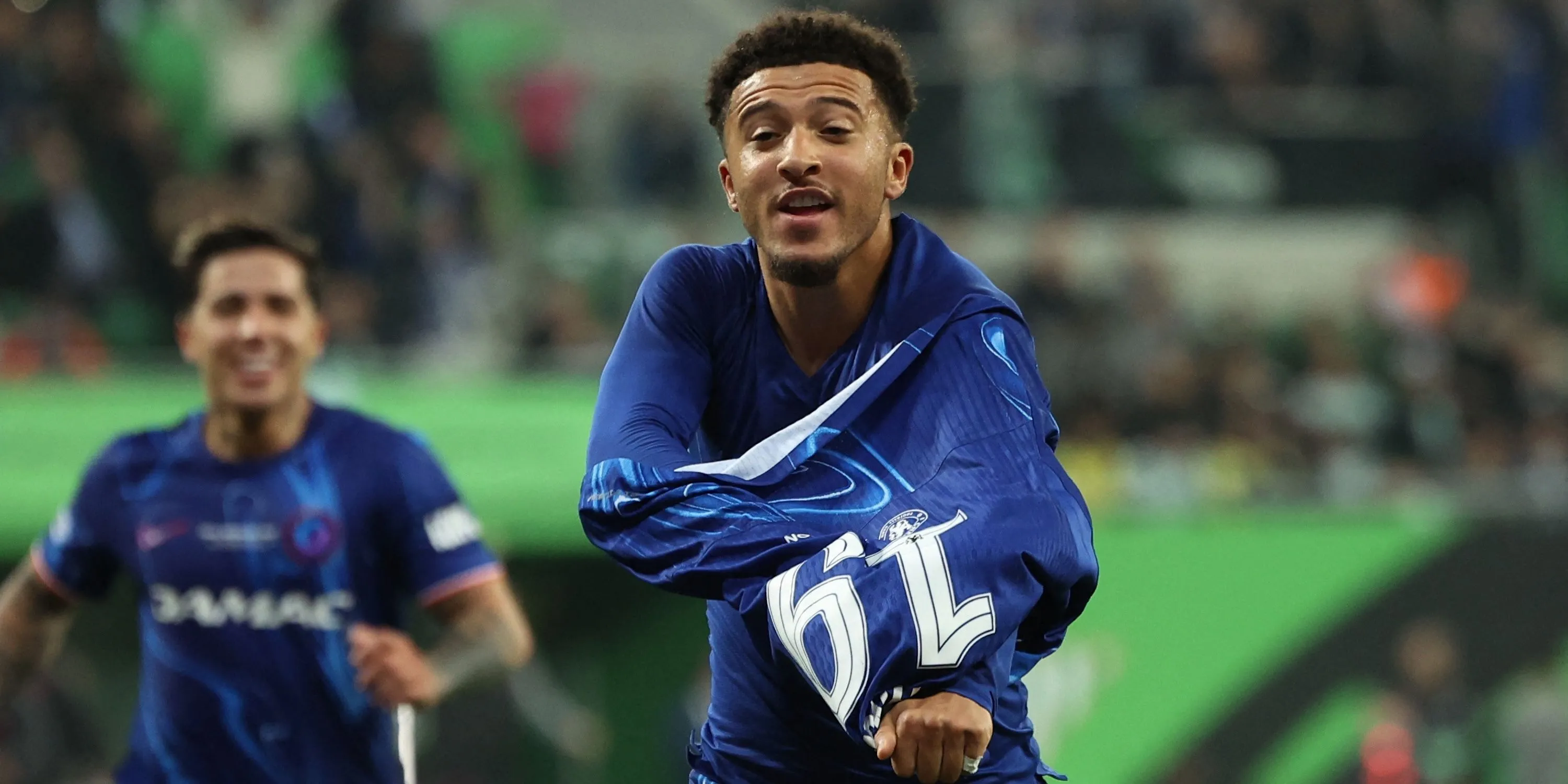 Jadon Sancho ăn mừng trong màu áo Chelsea, cầu thủ sắp trở lại Man Utd sau thời gian cho mượn