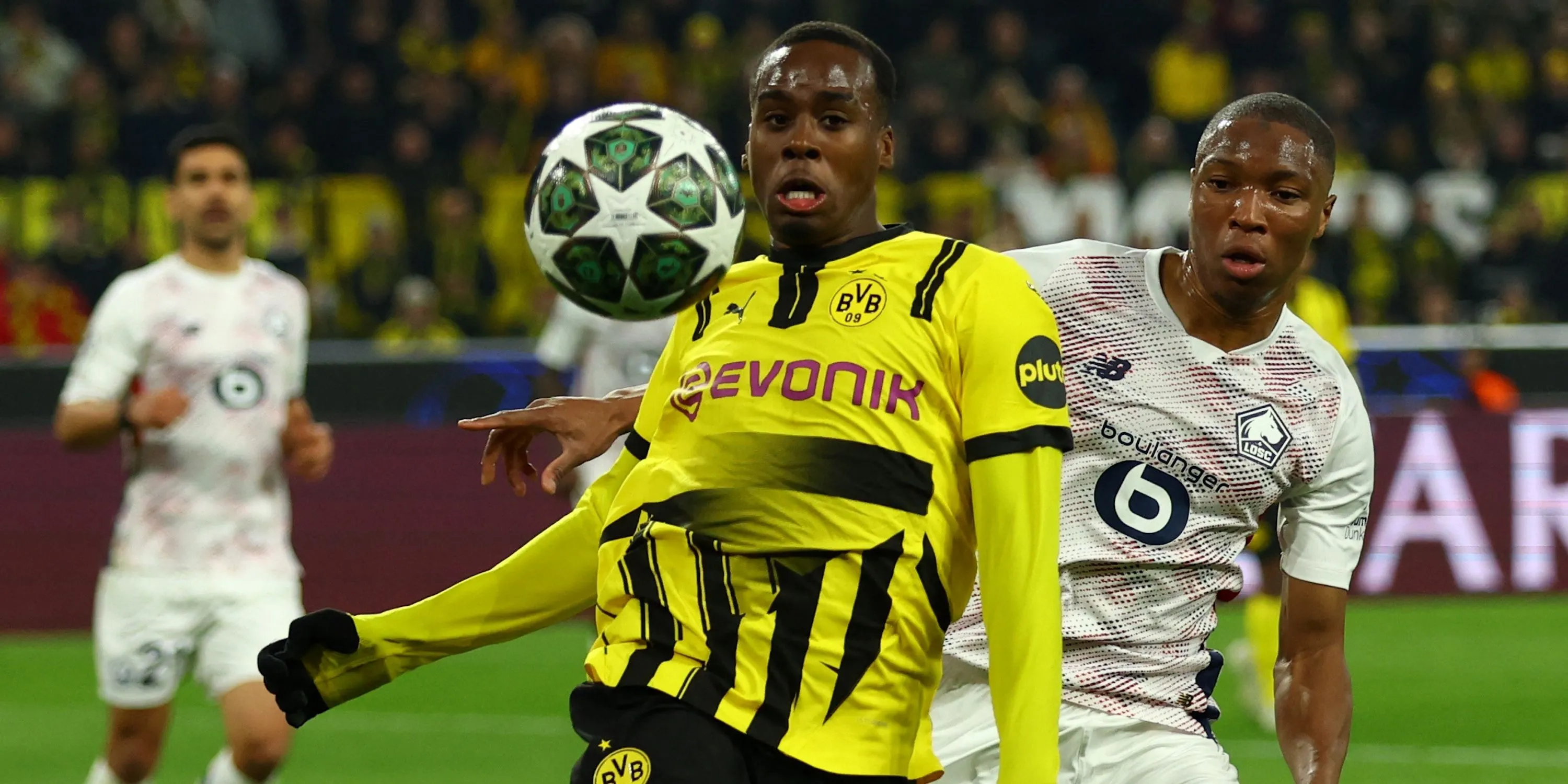 Sao trẻ Jamie Gittens của Borussia Dortmund đang là mục tiêu chuyển nhượng của cả Arsenal và Chelsea