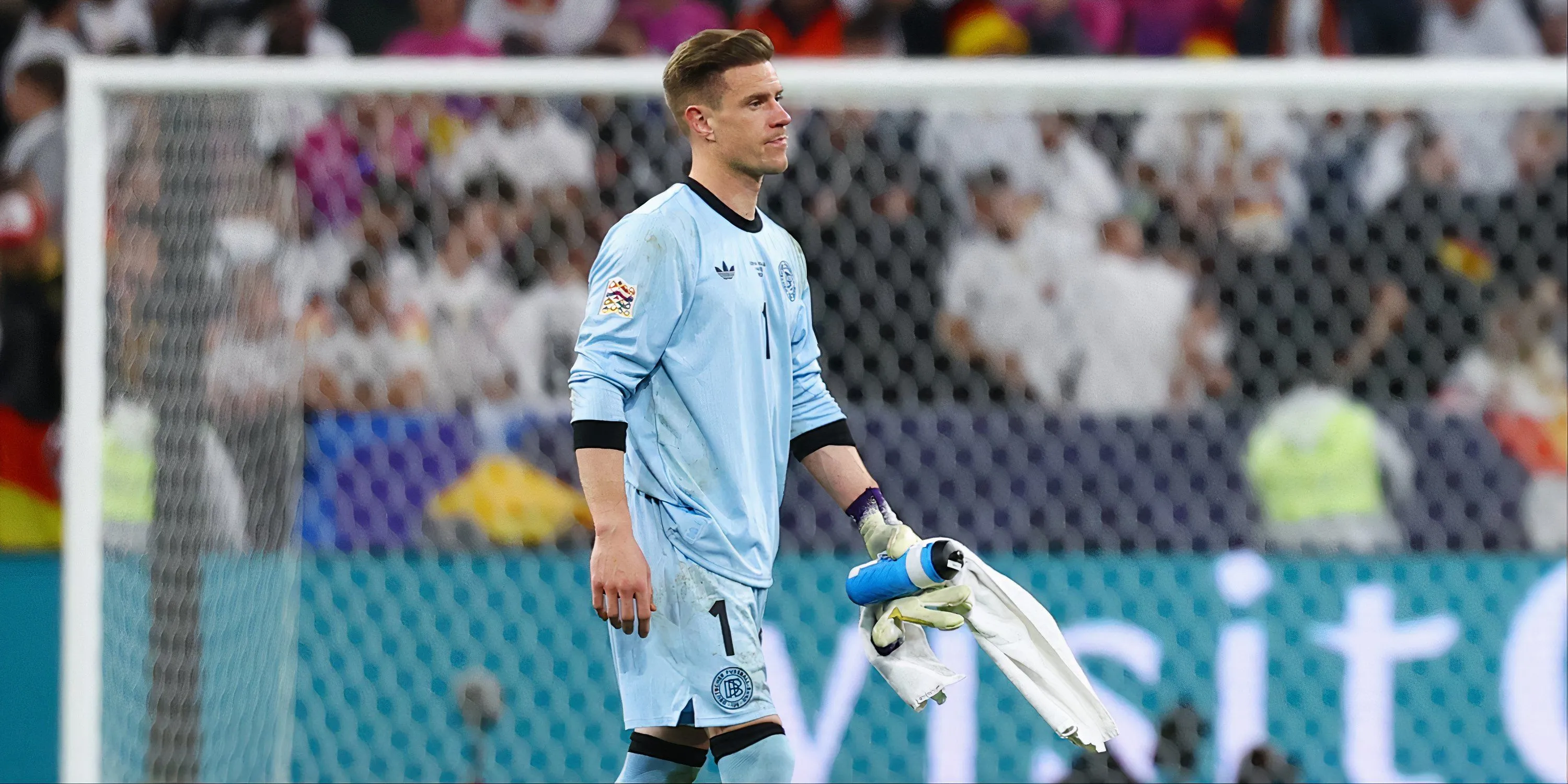 Thủ môn Marc-Andre ter Stegen trong màu áo đội tuyển Đức và Barcelona