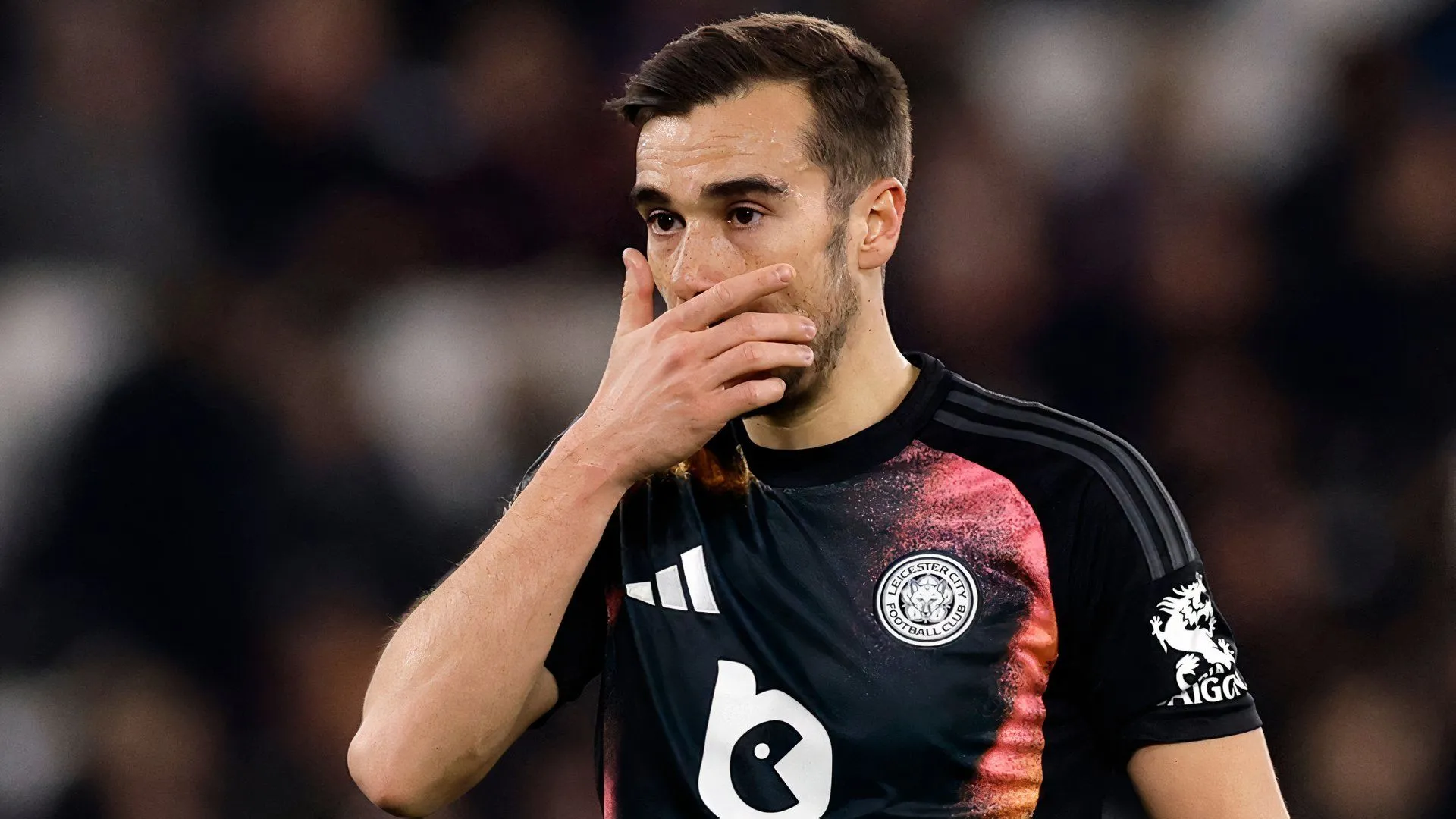 Tiền vệ Harry Winks trong màu áo Leicester City