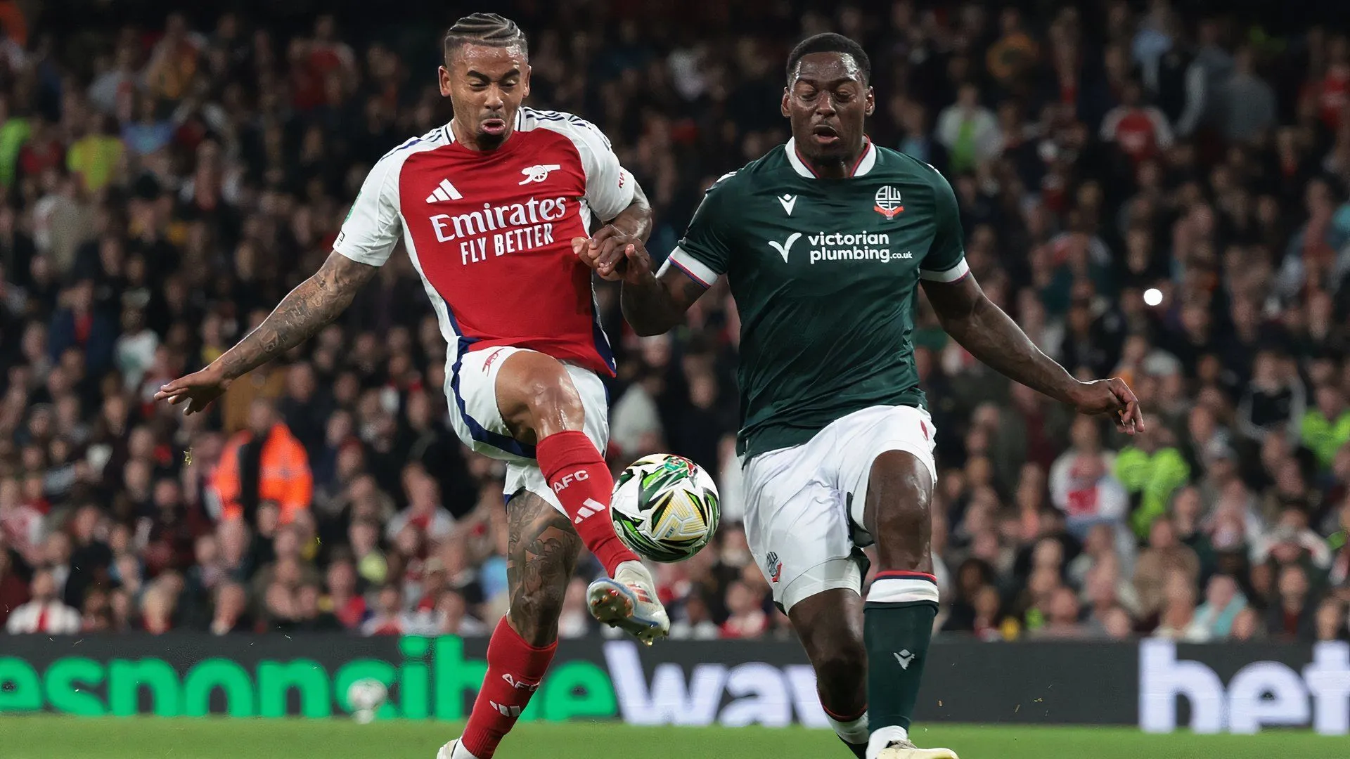 Trung vệ Ricardo Santos, mục tiêu chuyển nhượng của Sheffield Wednesday