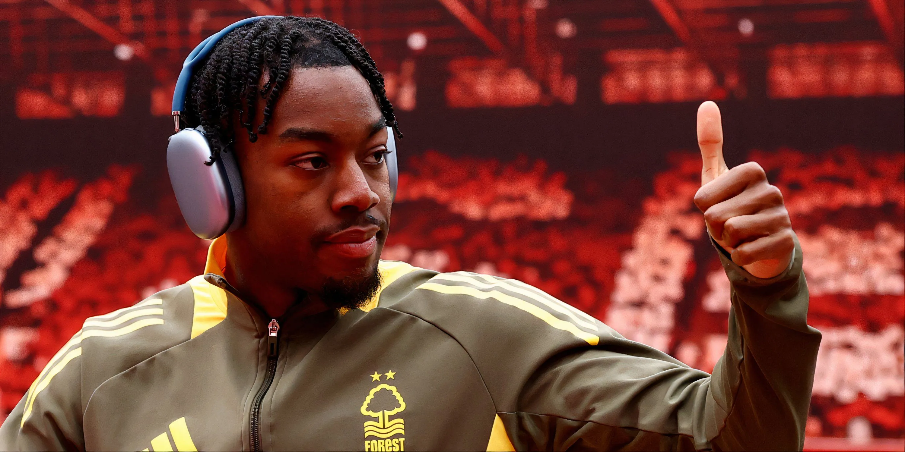 Anthony Elanga trong màu áo Nottingham Forest, chuẩn bị chuyển đến Newcastle