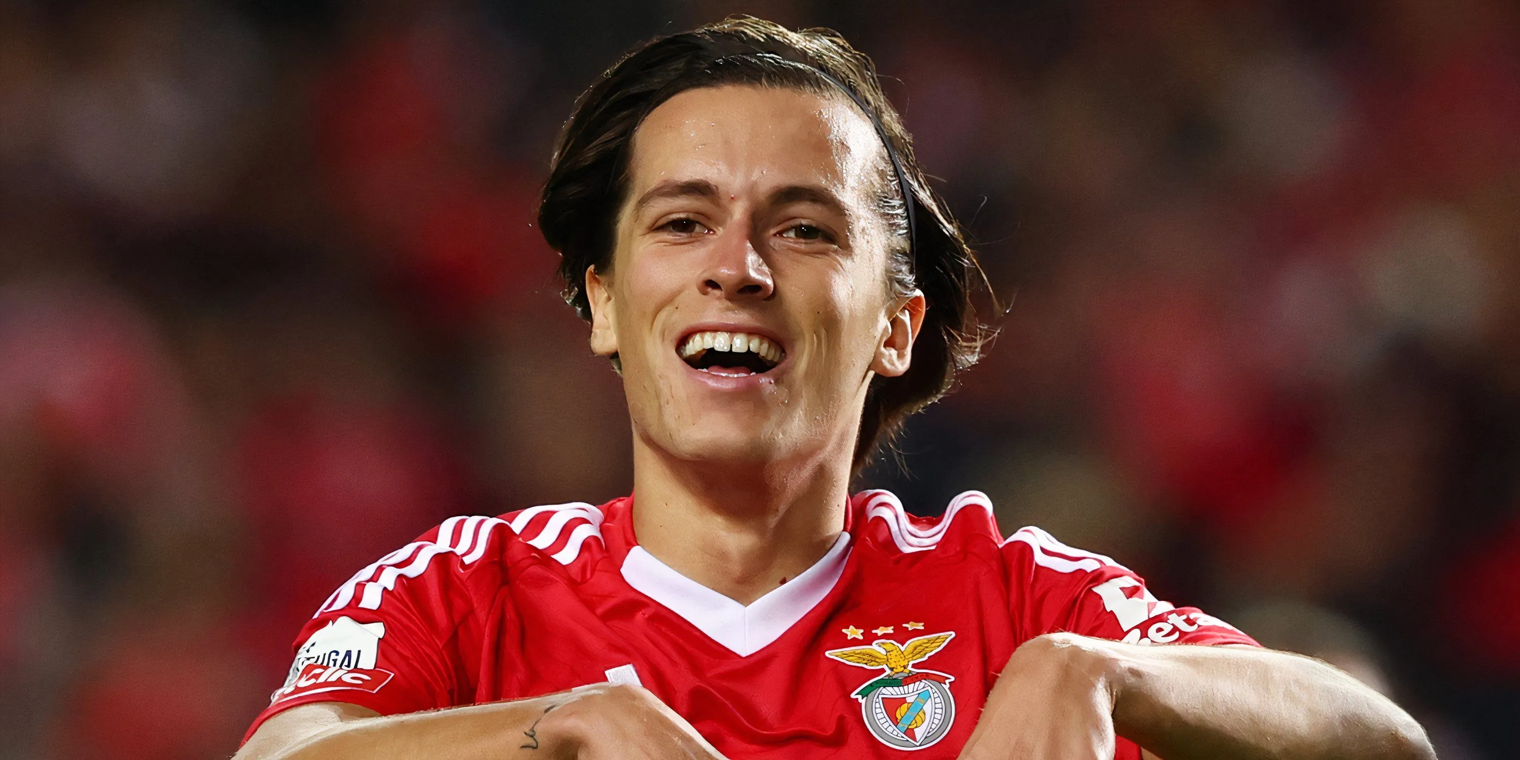 Erik ten Hag đánh giá Alvaro Carreras không đủ nhanh cho Premier League