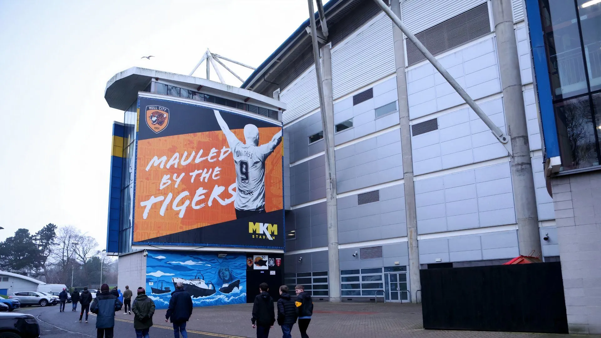 Góc nhìn tổng thể sân vận động MKM của Hull City bên bờ sông, một điểm đến lý tưởng