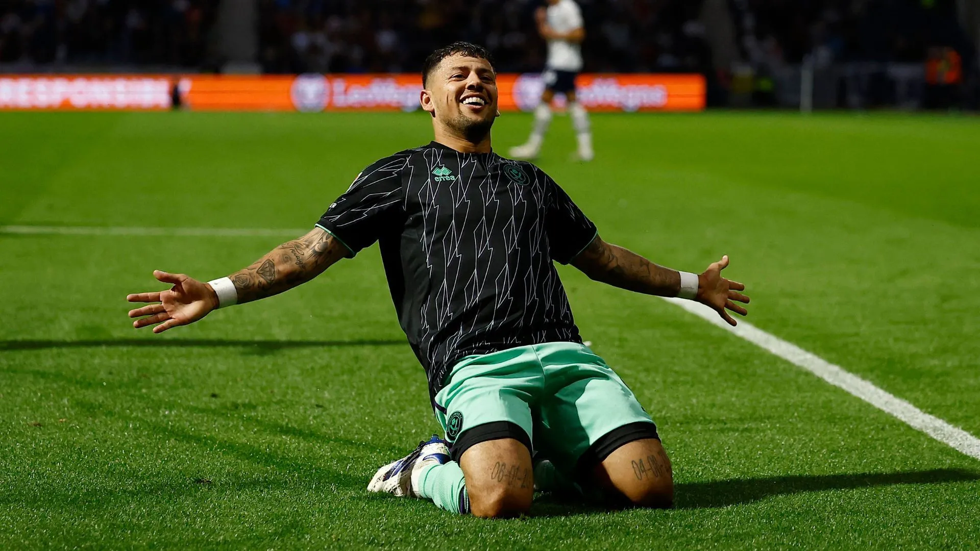 Gustavo Hamer ăn mừng bàn thắng trong màu áo Sheffield United