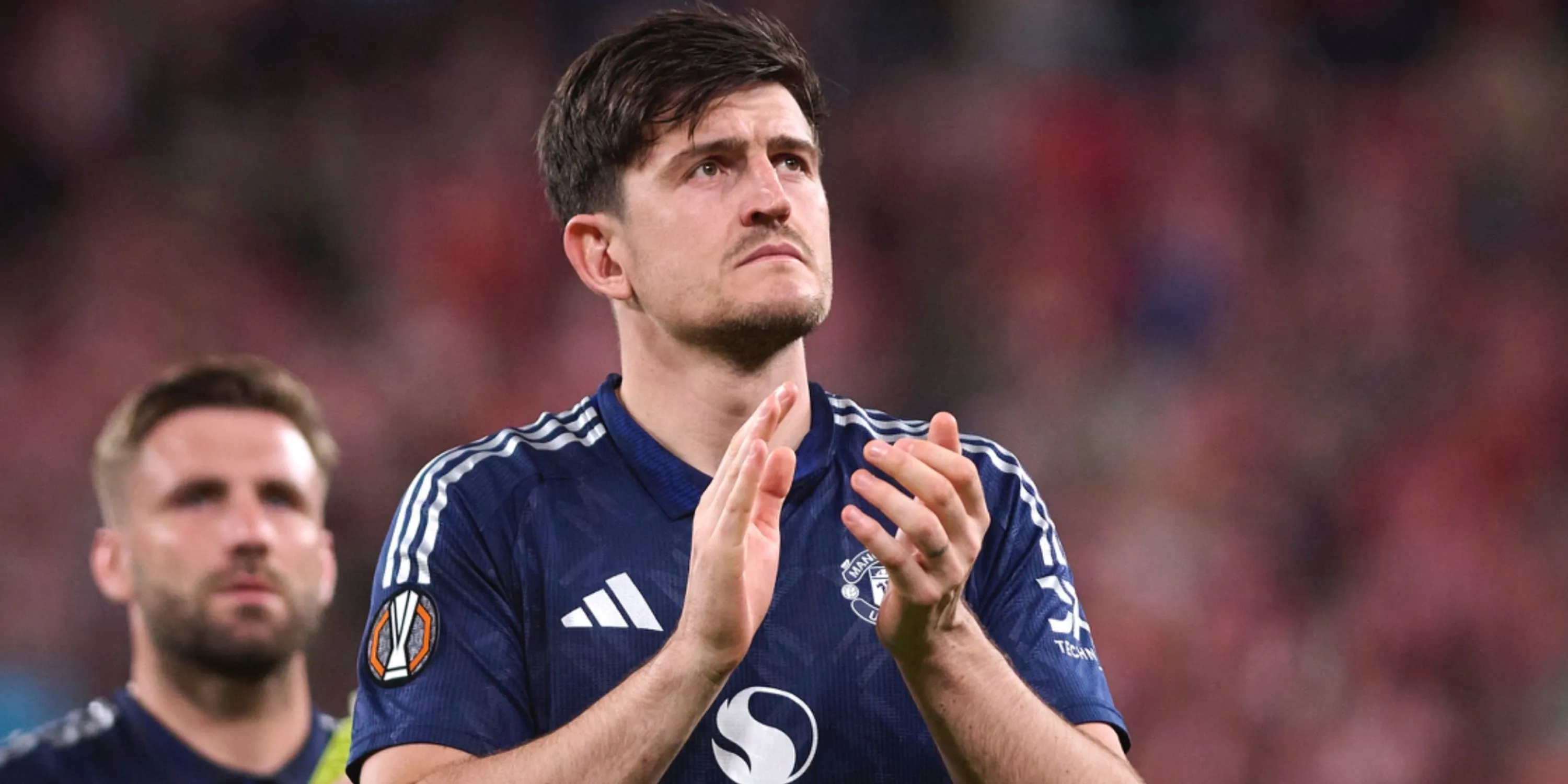 Harry Maguire ăn mừng bàn thắng, thể hiện tinh thần kiên cường và vai trò lãnh đạo ở Manchester United