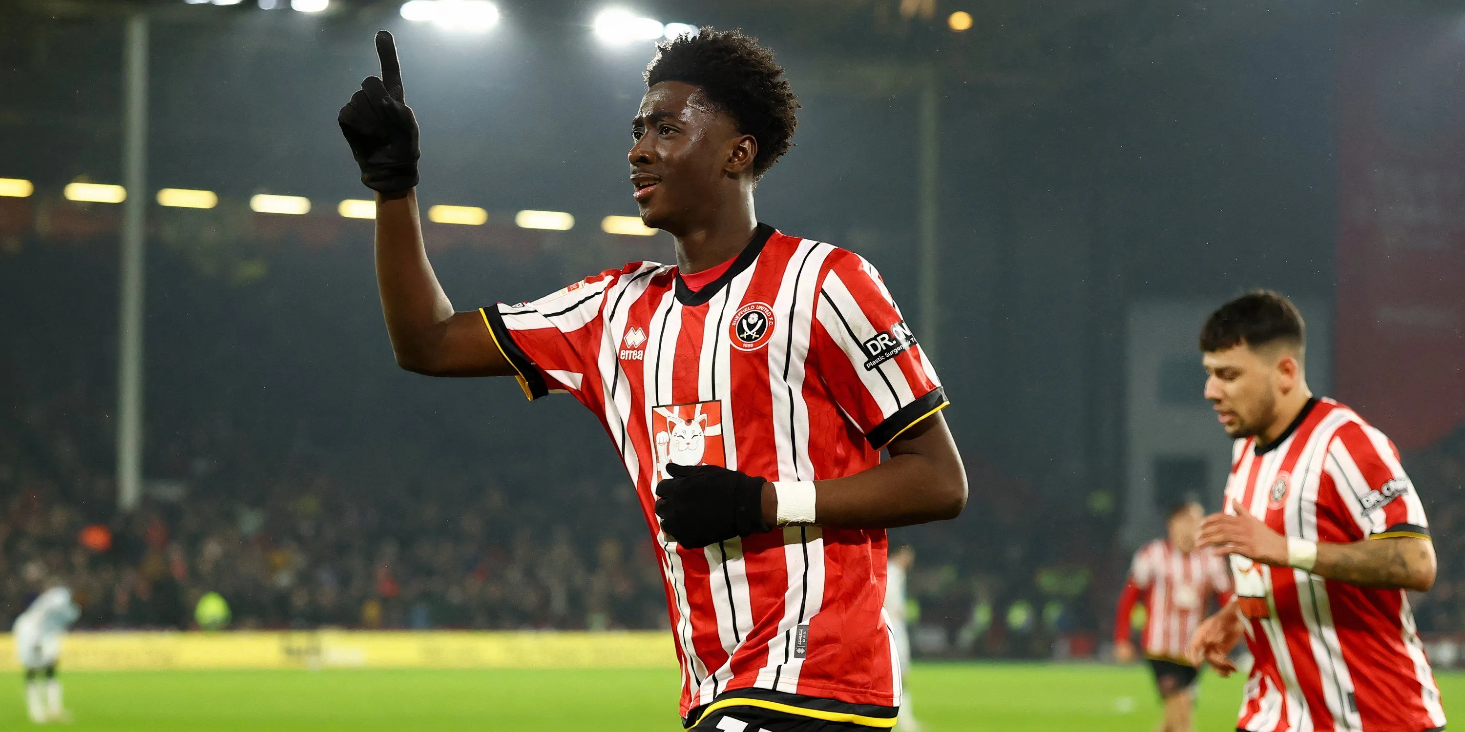 Jesurun Rak-Sakyi, tiền vệ cánh trẻ đầy triển vọng từ Crystal Palace, mục tiêu chuyển nhượng của Rangers.