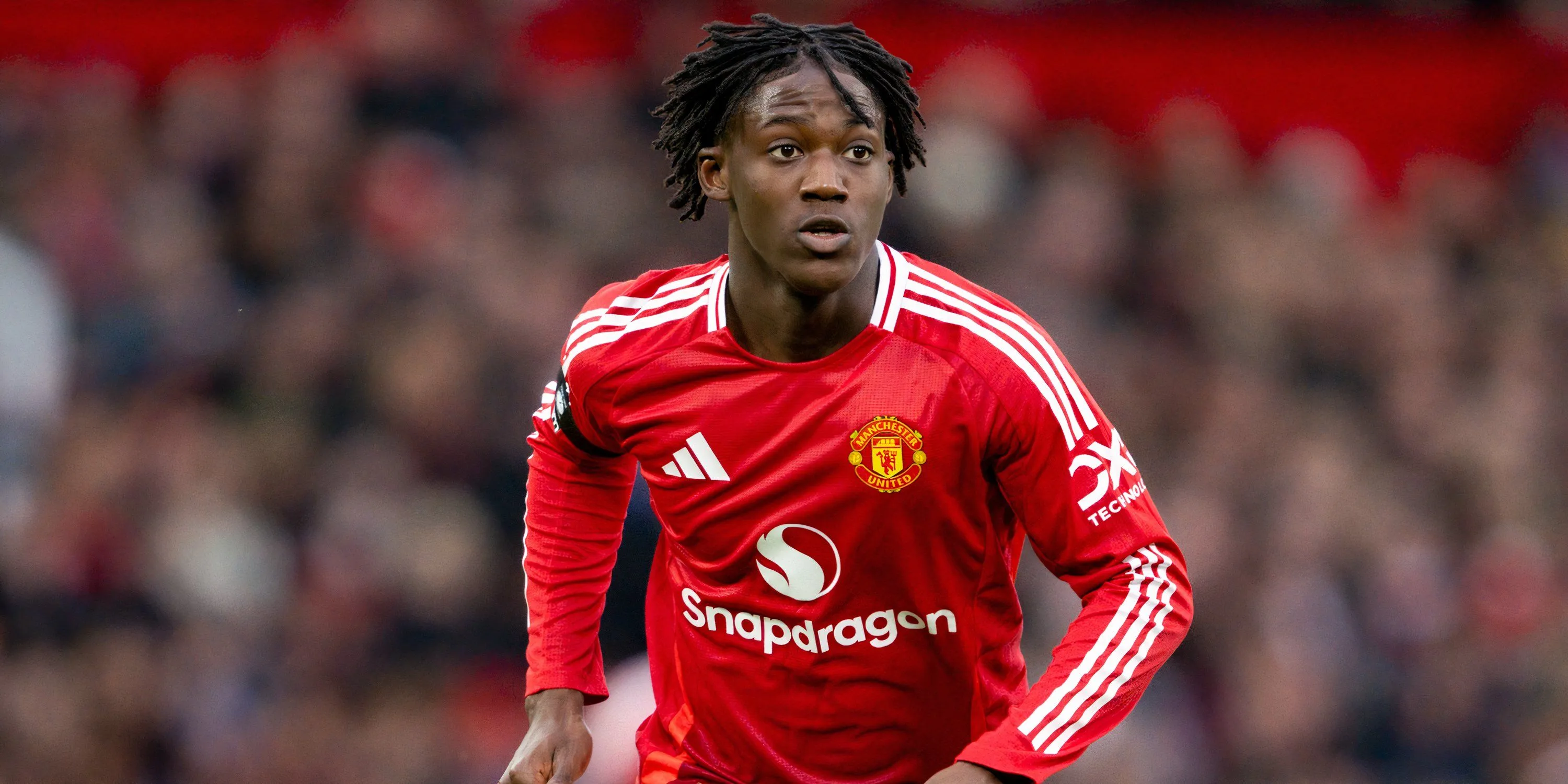 Kobbie Mainoo trong màu áo Manchester United thi đấu ở Premier League