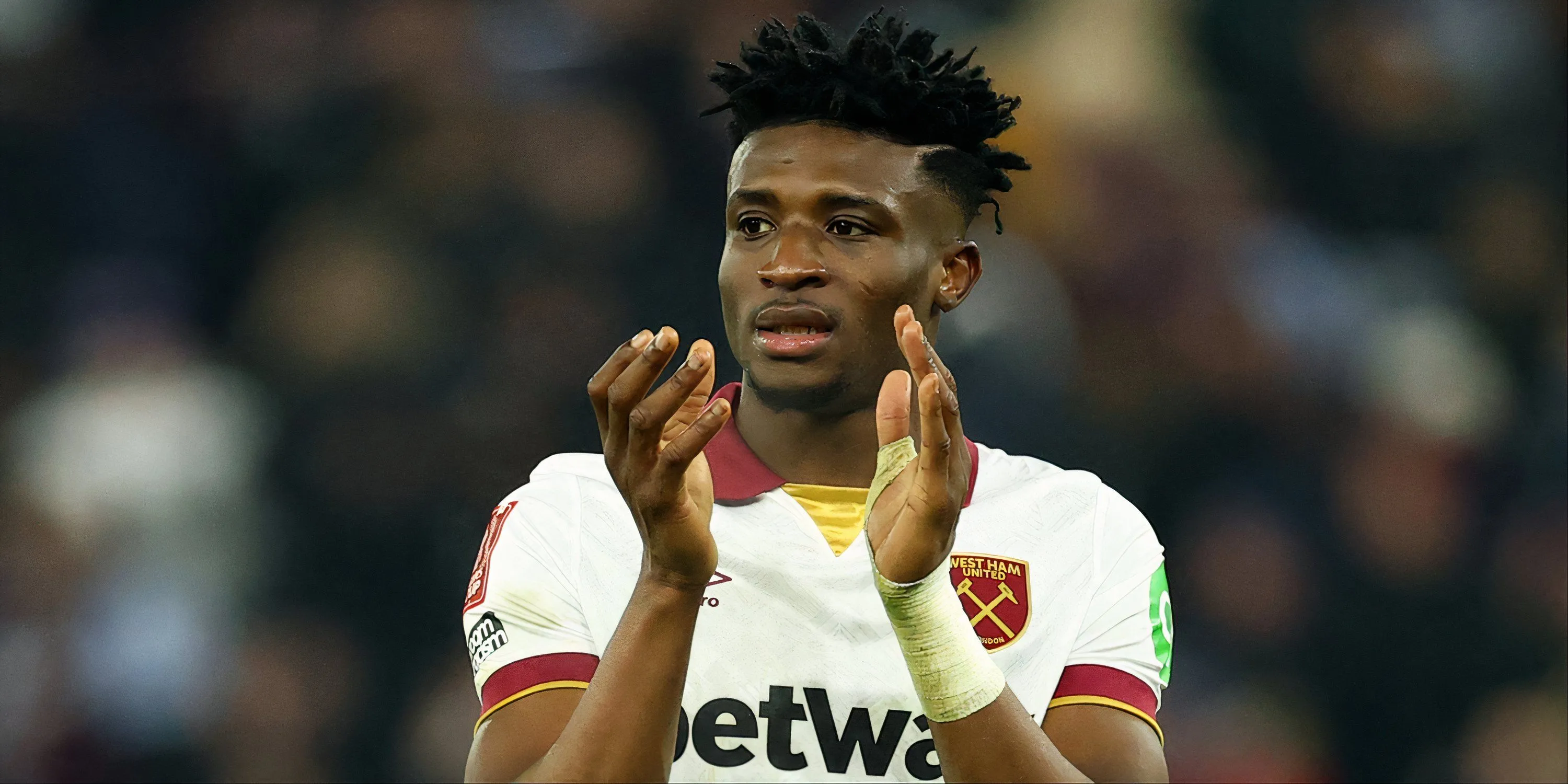 Mohammed Kudus trong màu áo West Ham United giữa tin đồn chuyển nhượng sang Chelsea