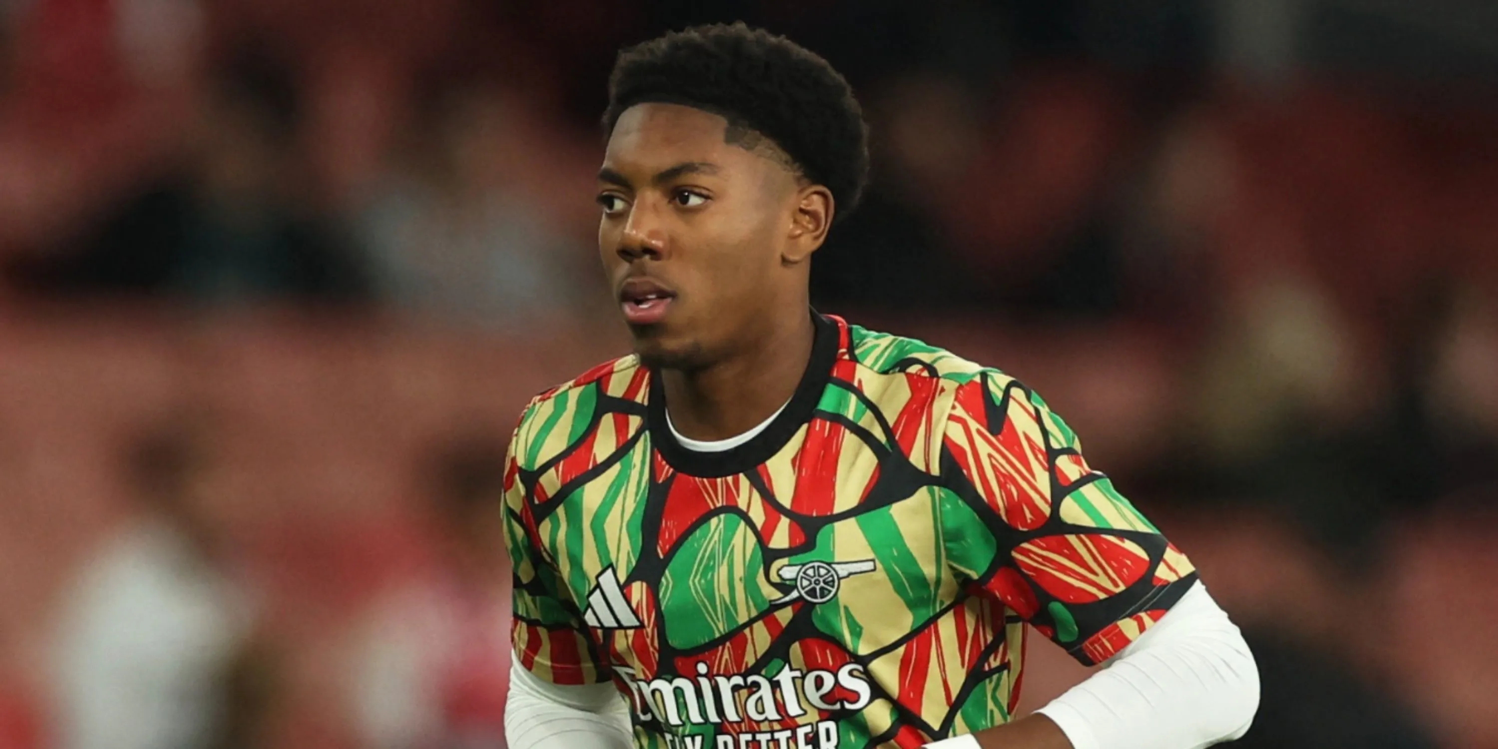 Myles Lewis-Skelly, tài năng trẻ nổi bật của Arsenal, thi đấu ở vị trí hậu vệ trái đầy triển vọng.