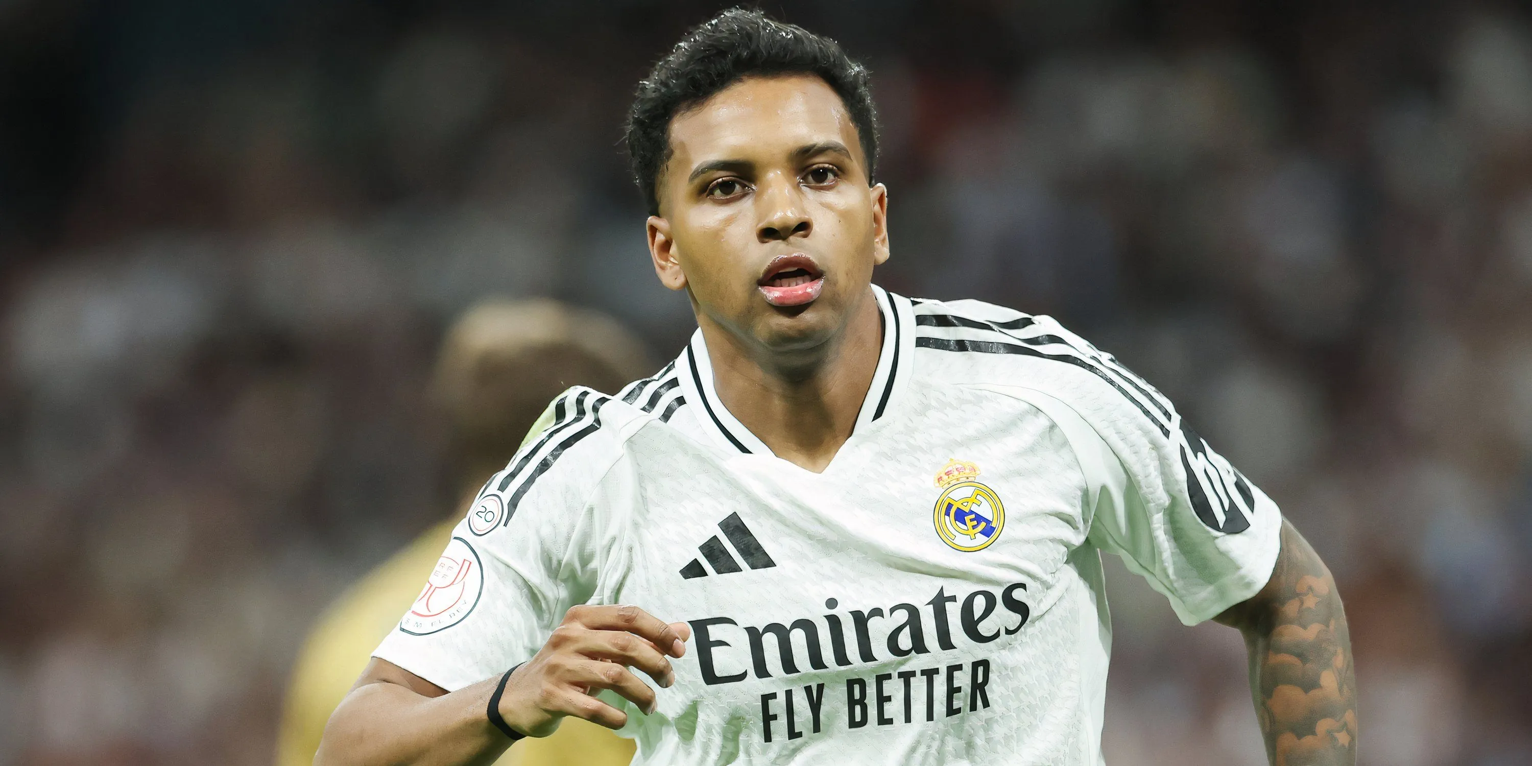 Rodrygo thi đấu cho Real Madrid trong một trận đấu quan trọng tại giải đấu cấp CLB