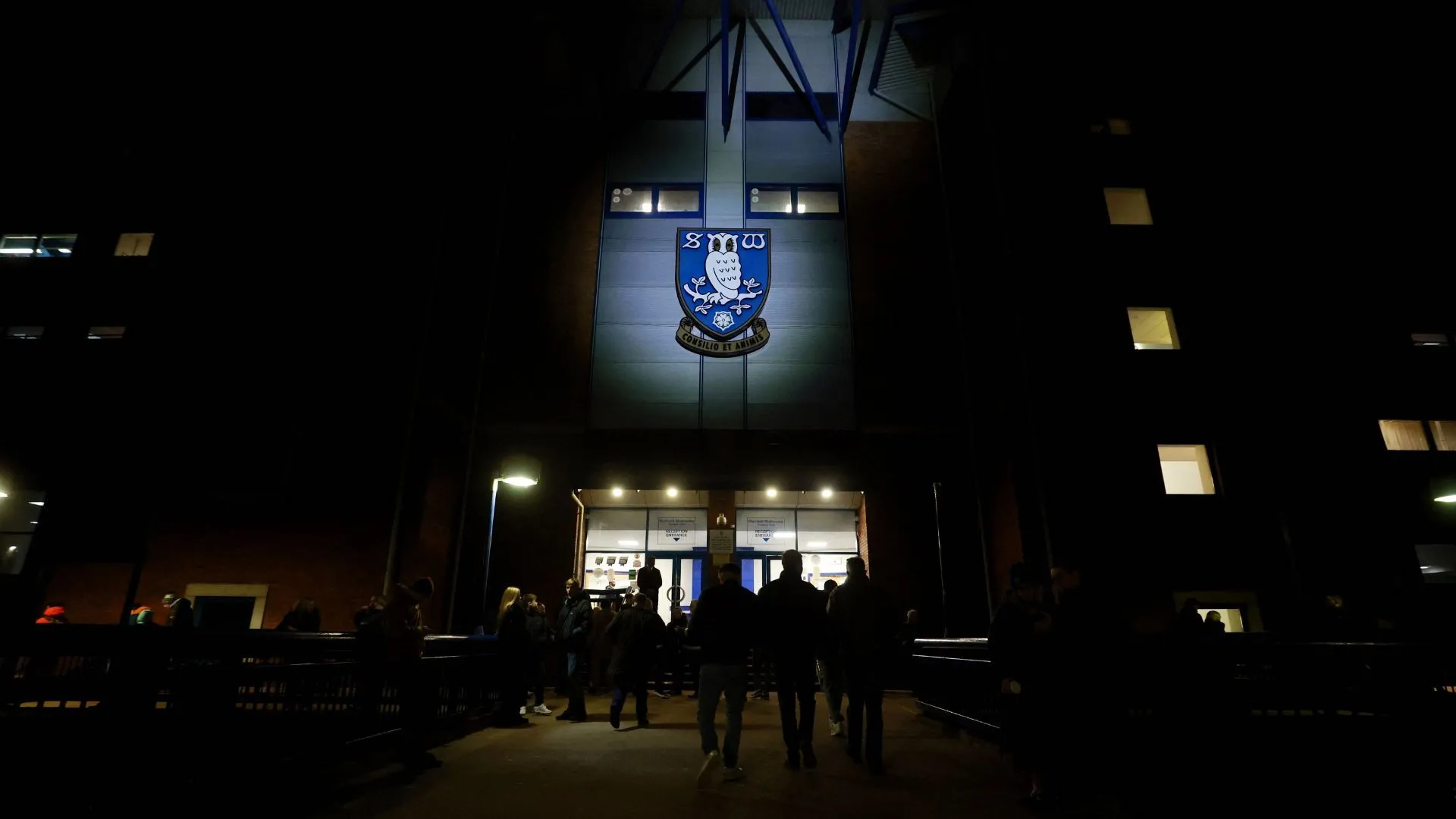 Sân vận động Hillsborough, sân nhà của Sheffield Wednesday với kiến trúc đặc trưng và khán đài chính