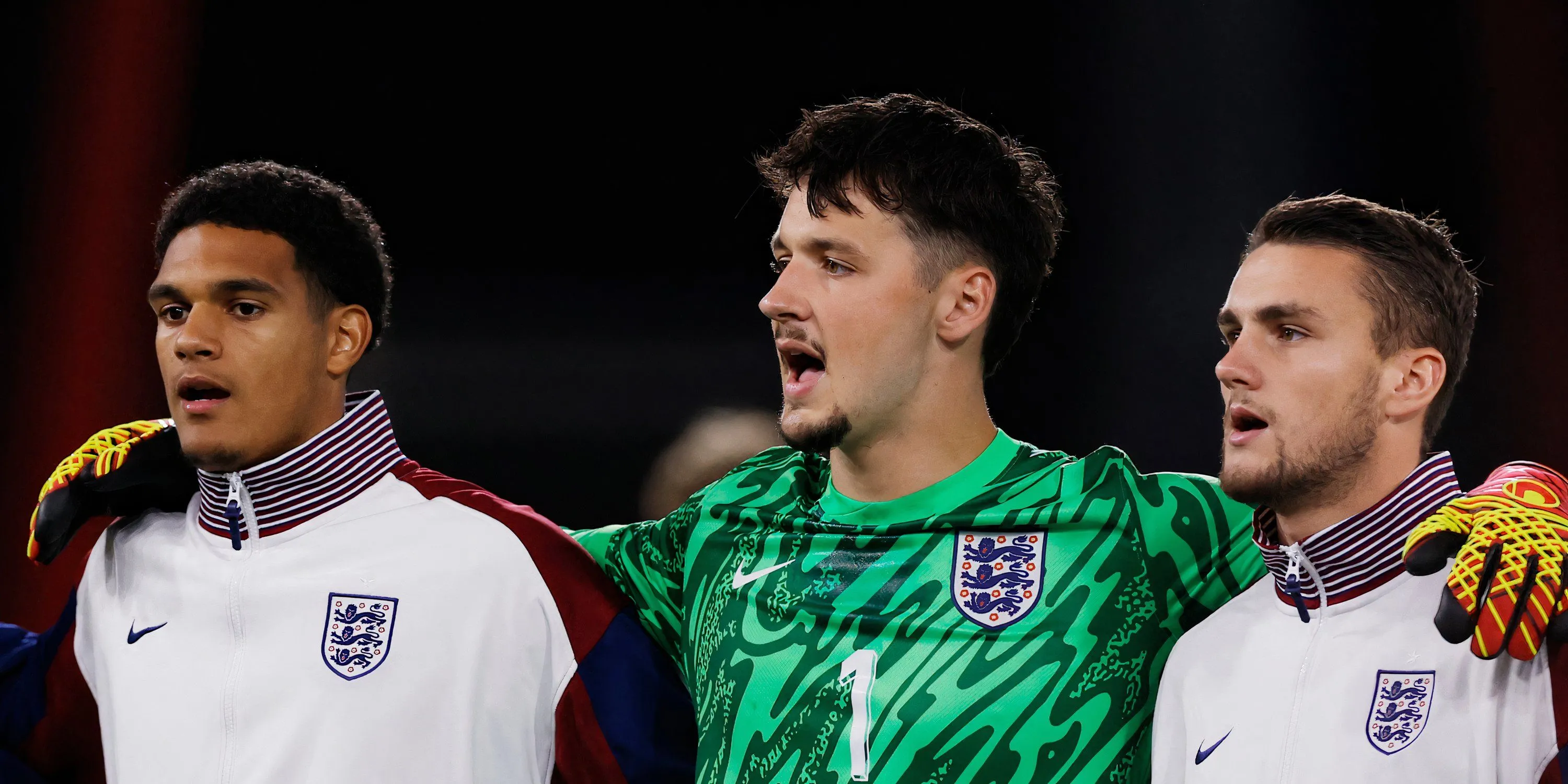Thủ môn James Trafford trở lại Manchester City sau một mùa giải thành công tại Burnley