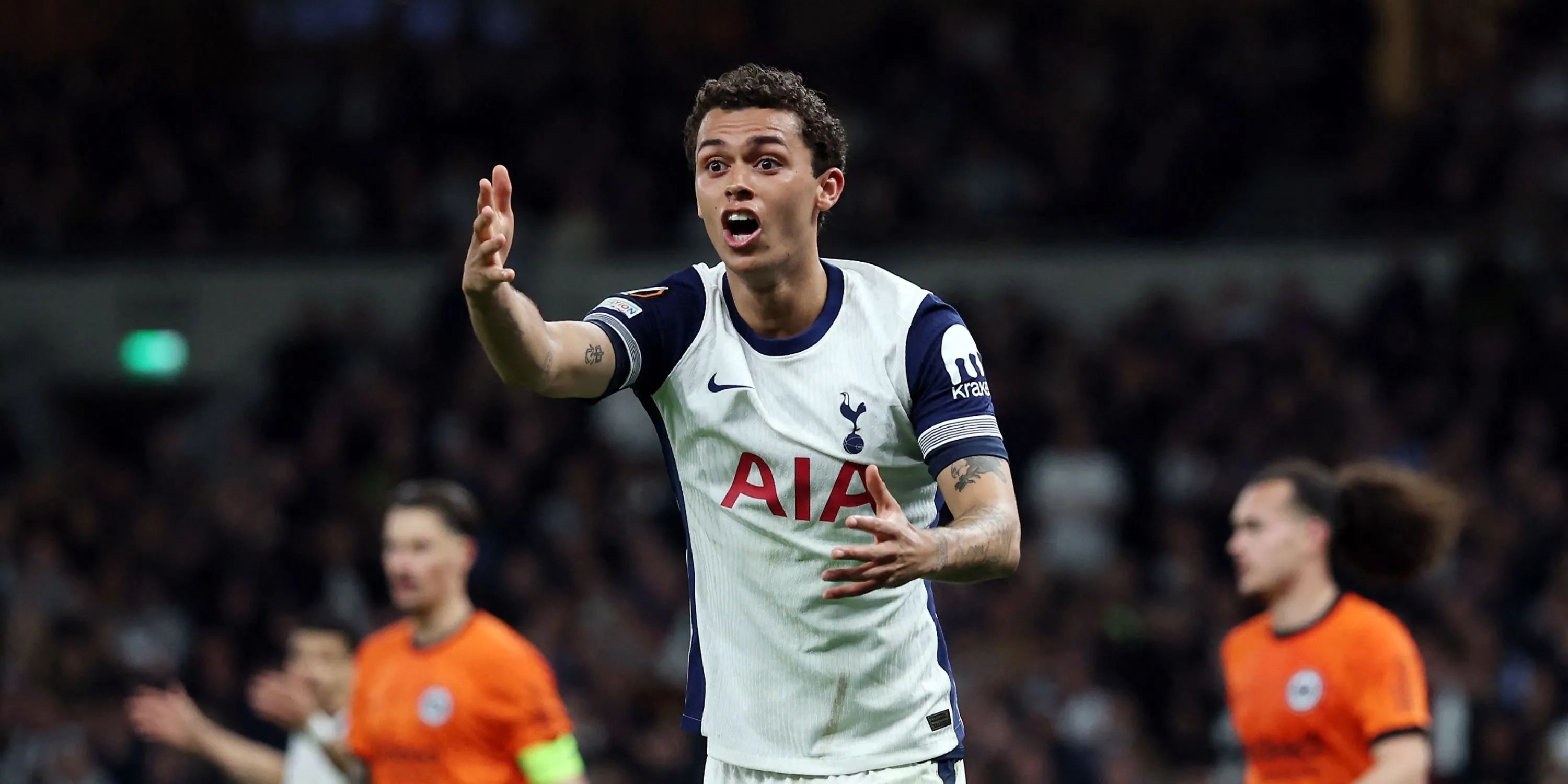 Tiền đạo Brennan Johnson của Tottenham