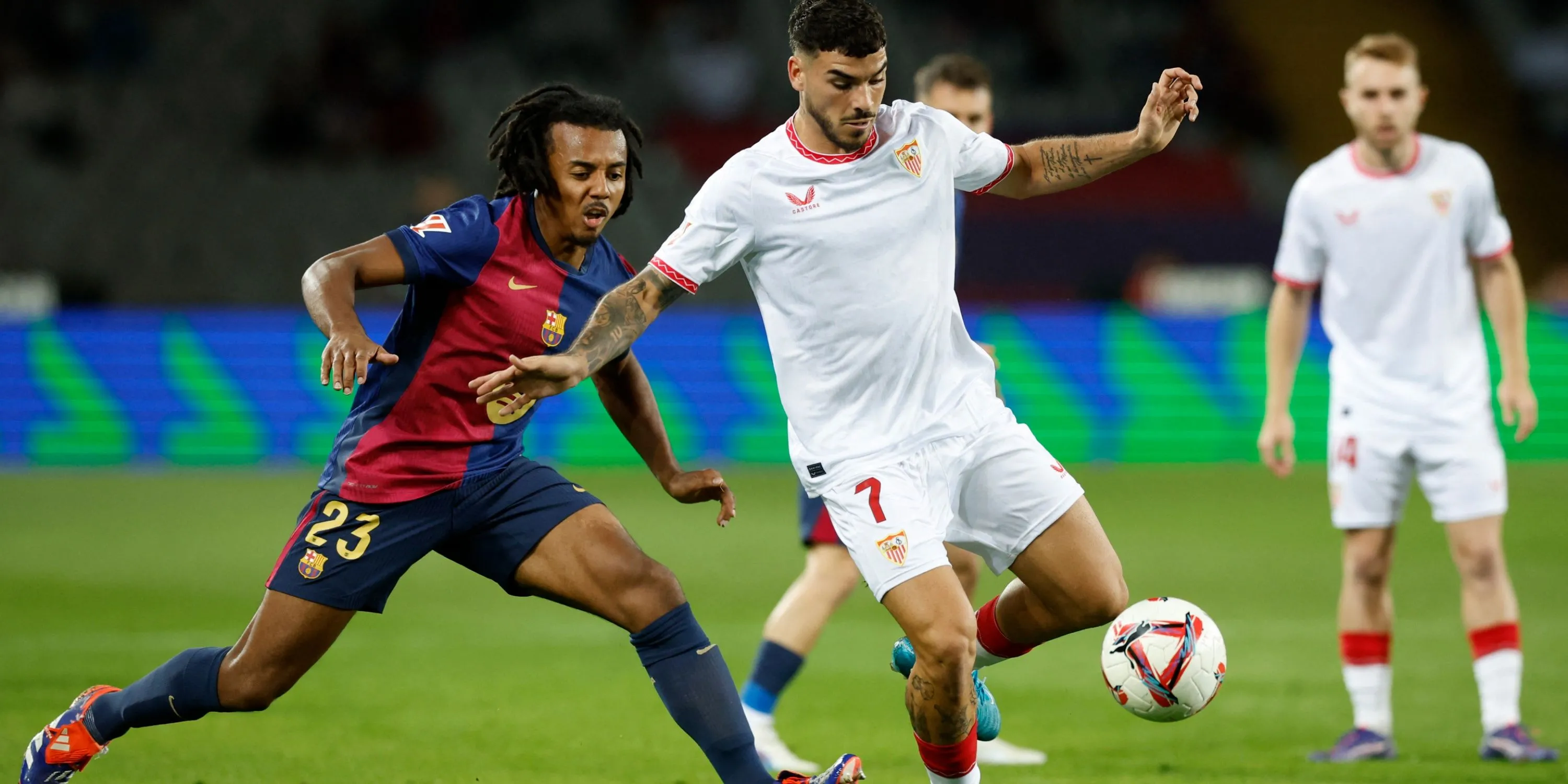 Tiền đạo Isaac Romero trong màu áo Sevilla, mục tiêu chuyển nhượng của Ipswich Town.