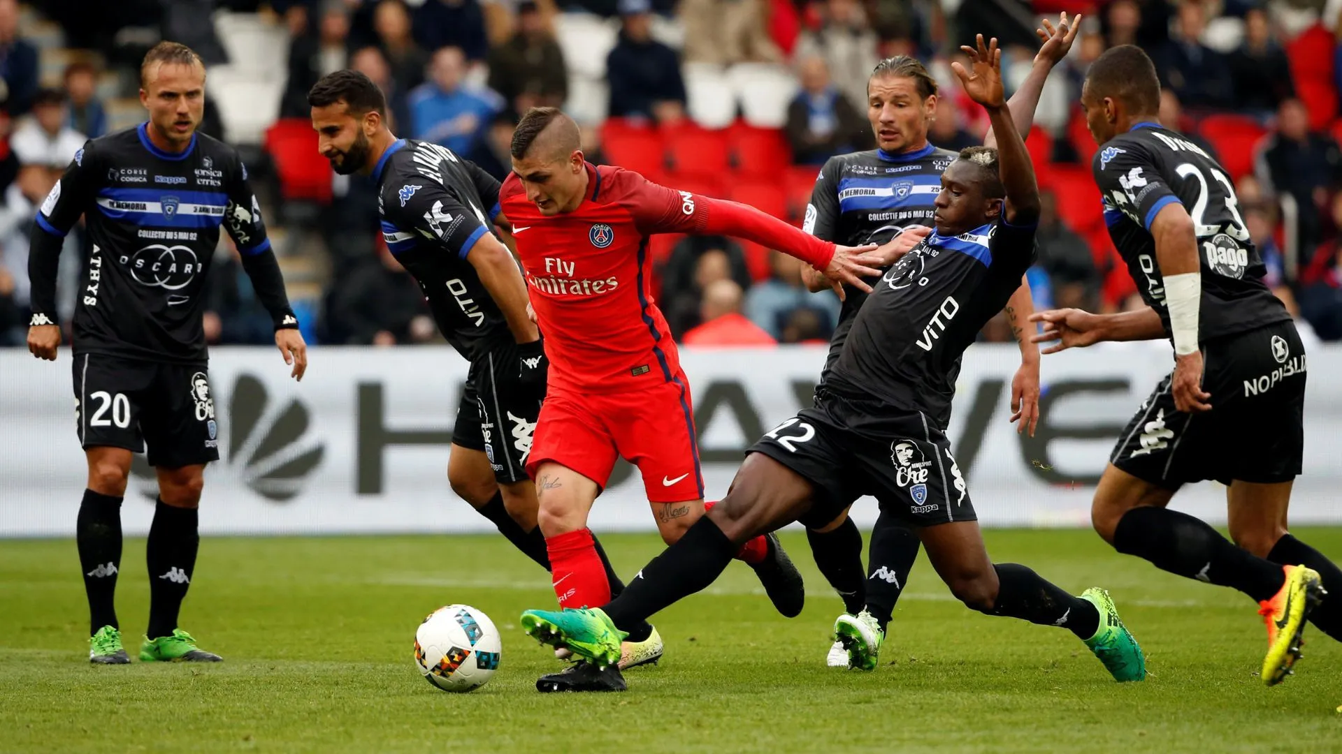 Tiền đạo Lamine Cisse của SC Bastia, mục tiêu chuyển nhượng của Stoke City.