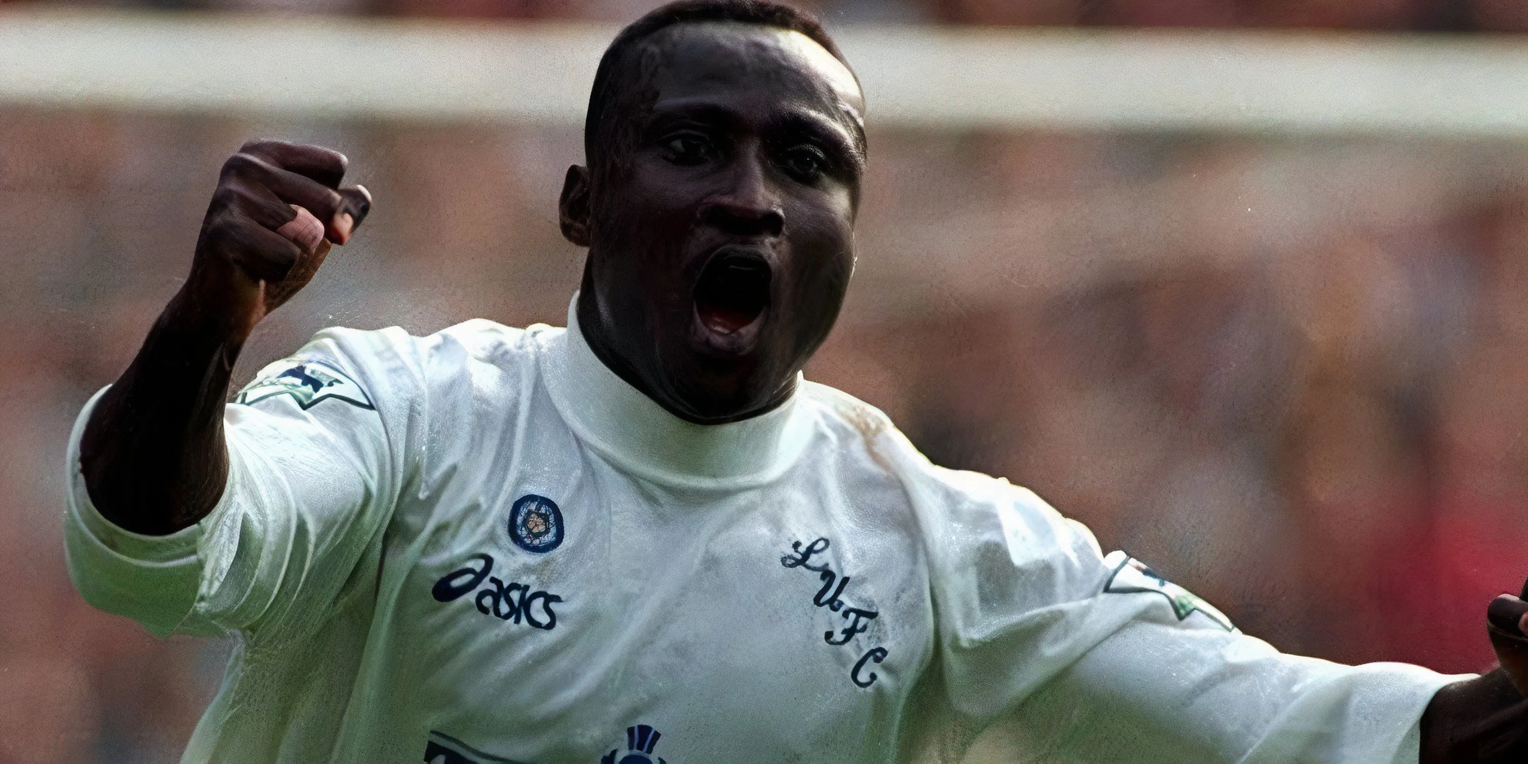 Tiền đạo Tony Yeboah của Leeds United, nổi tiếng với những siêu phẩm sút xa.
