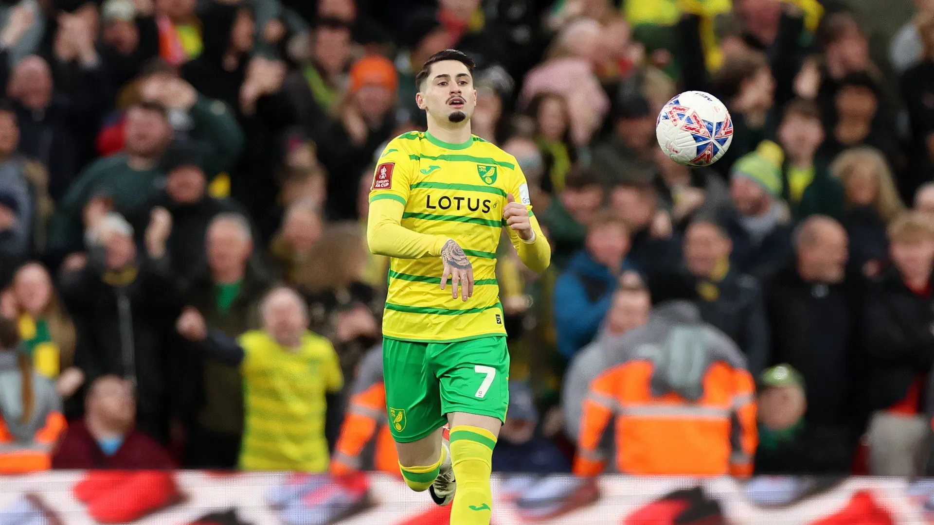 Tiền vệ Borja Sainz trong màu áo Norwich City, đã chuyển đến FC Porto