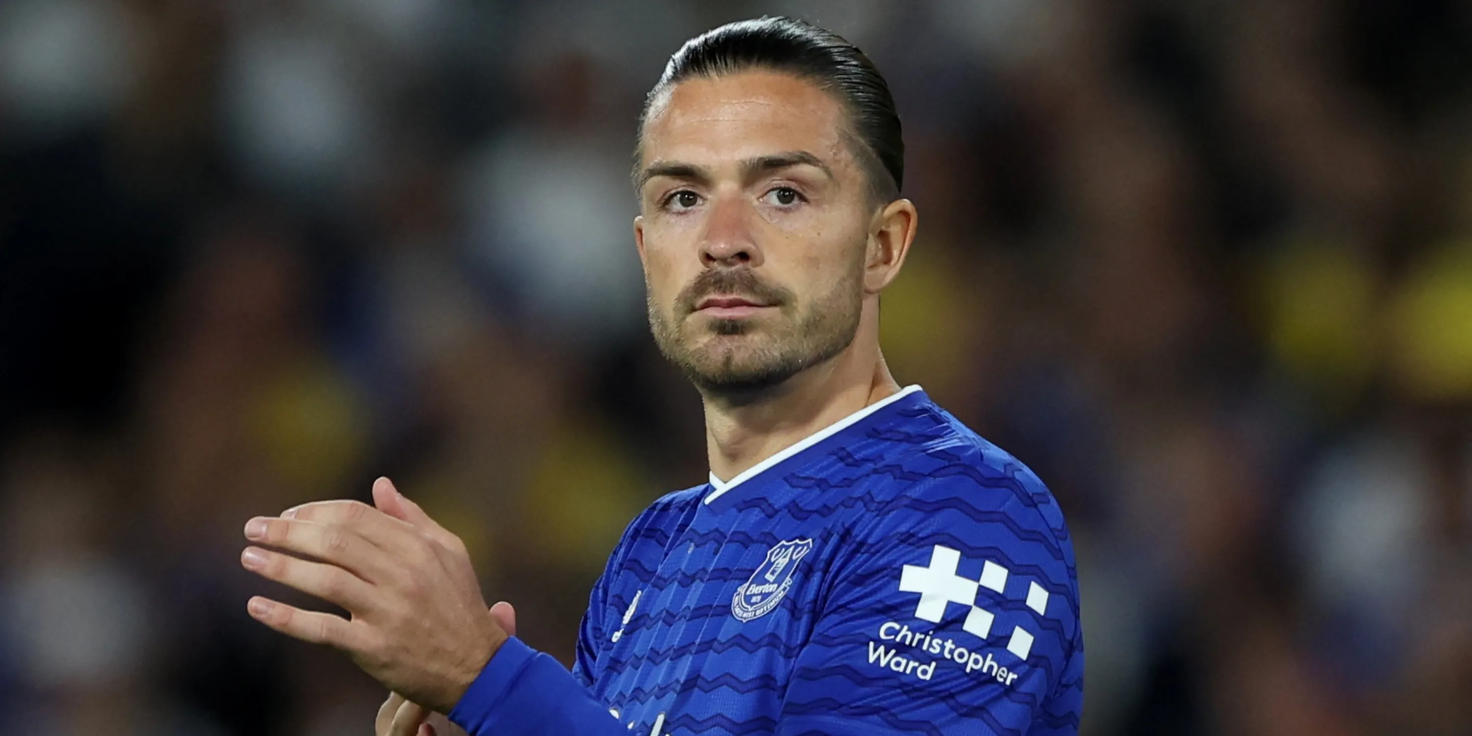 Jack Grealish, cầu thủ tấn công của Everton, sẵn sàng cho trận đấu đầu tiên ở đội hình chính.