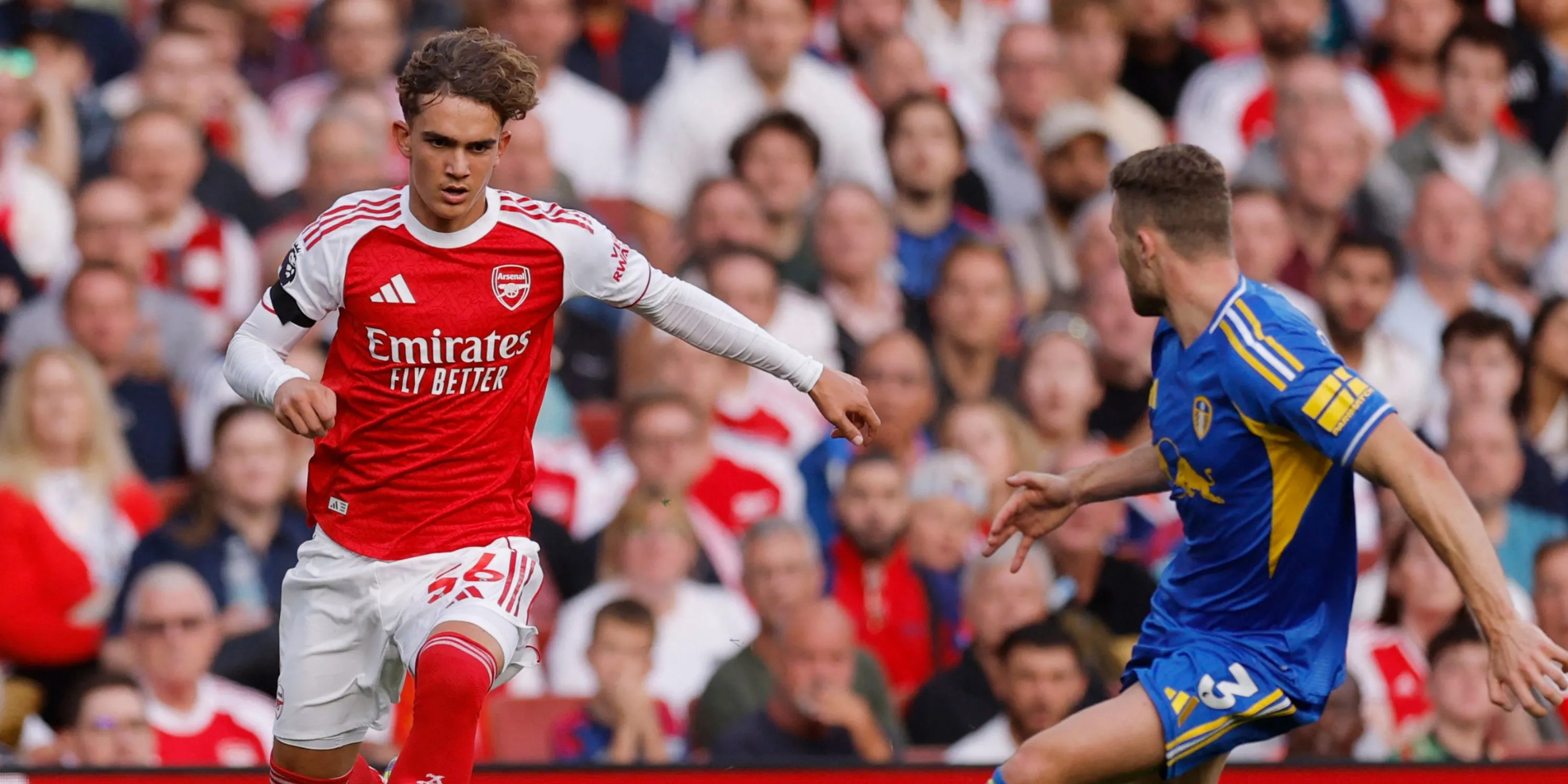 Max Dowman, tài năng 15 tuổi của Arsenal, trên sân Emirates trong trận ra mắt Ngoại Hạng Anh.
