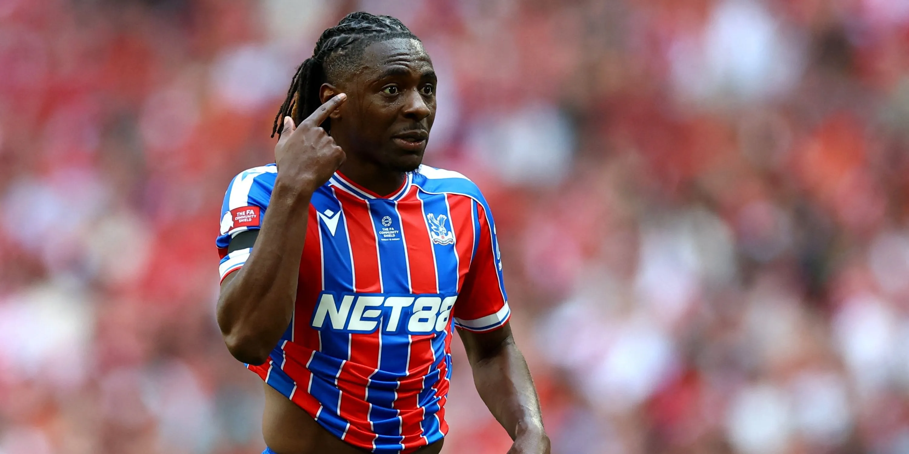 Tiền vệ Eberechi Eze trong màu áo Crystal Palace tại trận Community Shield