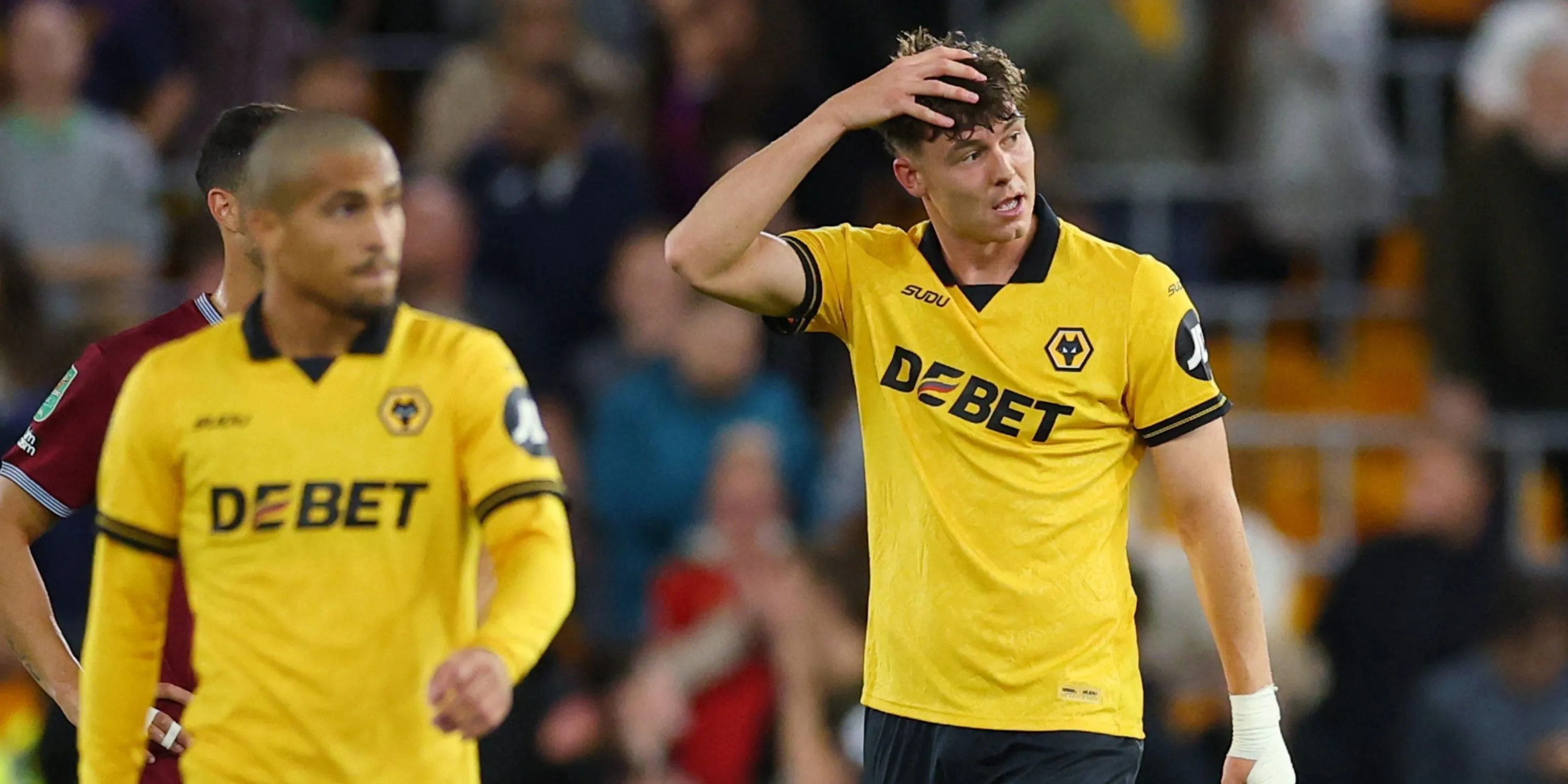 Jorgen Strand Larsen, tiền đạo chính của Wolverhampton Wanderers, chuẩn bị cho mùa giải mới