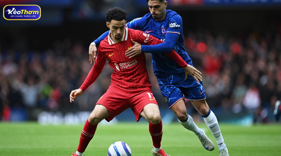 Đối đầu Chelsea vs Liverpool: Ký ức về những màn rượt đuổi tỷ số kinh điển 2 Khoảnh khắc Cole Palmer thực hiện thành công quả phạt đền ấn định chiến thắng 3-1 cho Chelsea trước Liverpool.