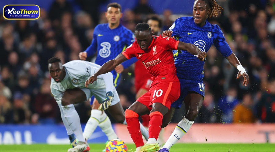Đối đầu Chelsea vs Liverpool: Ký ức về những màn rượt đuổi tỷ số kinh điển 4 Biểu đồ thống kê số cú sút trúng đích và hiệu suất chuyển hóa bàn thắng của hai đội.