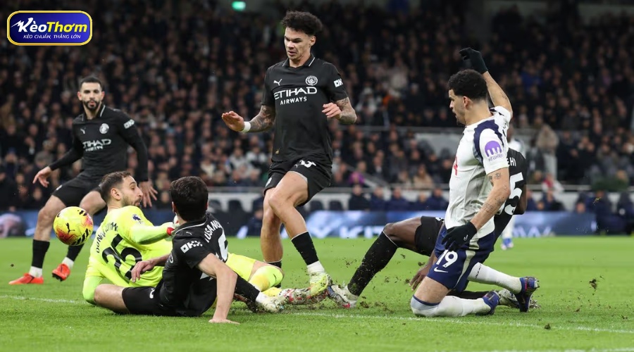 Tottenham vs Man City: Những màn rượt đuổi nghẹt thở đến phút cuối 4 Bảng tổng hợp kết quả 5 lần đụng độ gần nhất cho thấy ưu thế đang nghiêng về phía nửa xanh thành Manchester.