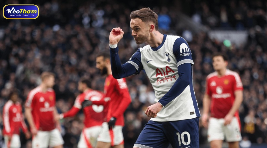 Thống kê Tottenham vs Man Utd: Cuộc thư hùng giàu duyên nợ tại Premier League 3 Hình ảnh các cầu thủ Tottenham ăn mừng chức vô địch Europa League sau khi đánh bại Man Utd, dấu mốc lịch sử cho sự thay đổi vị thế.