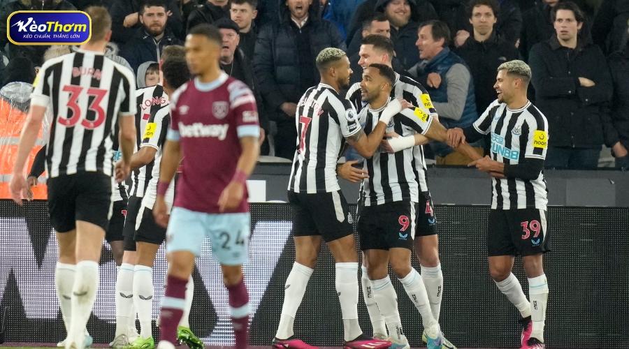 Alexander Isak - "hung thần" của West Ham với bàn thắng mở tỷ số trong trận lượt đi mùa giải 2025/26.